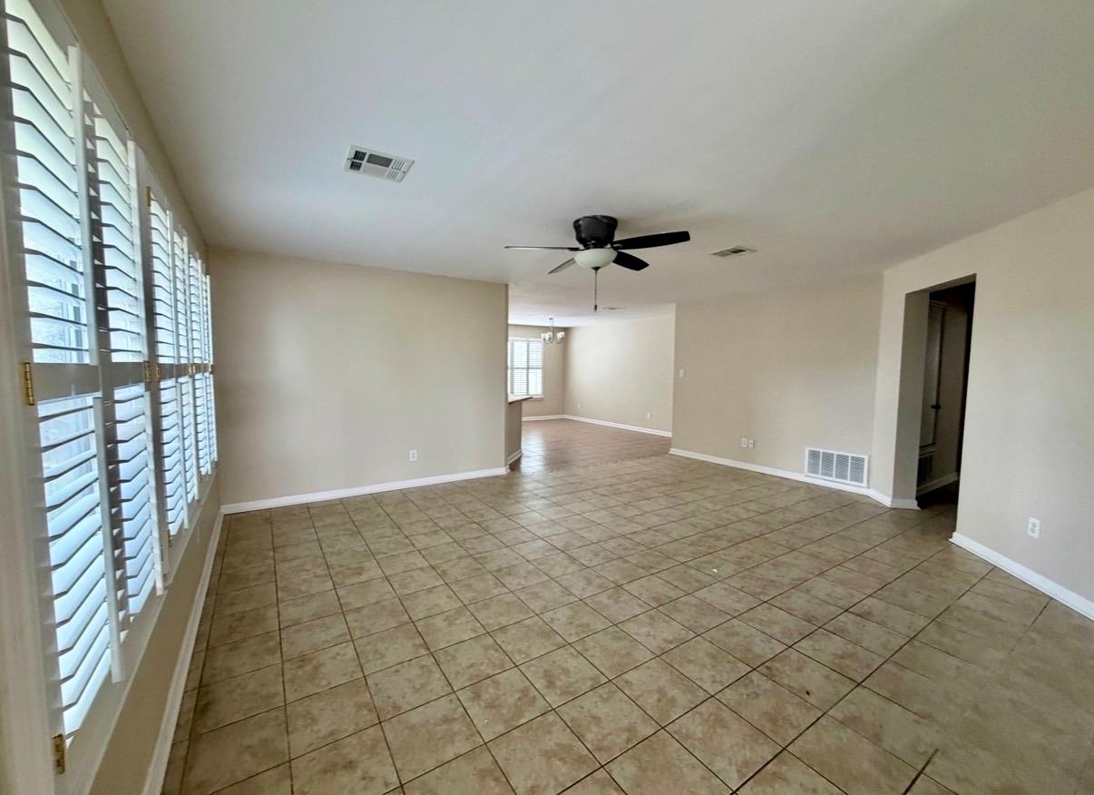 1148 Amberwood LOOP — photo 3