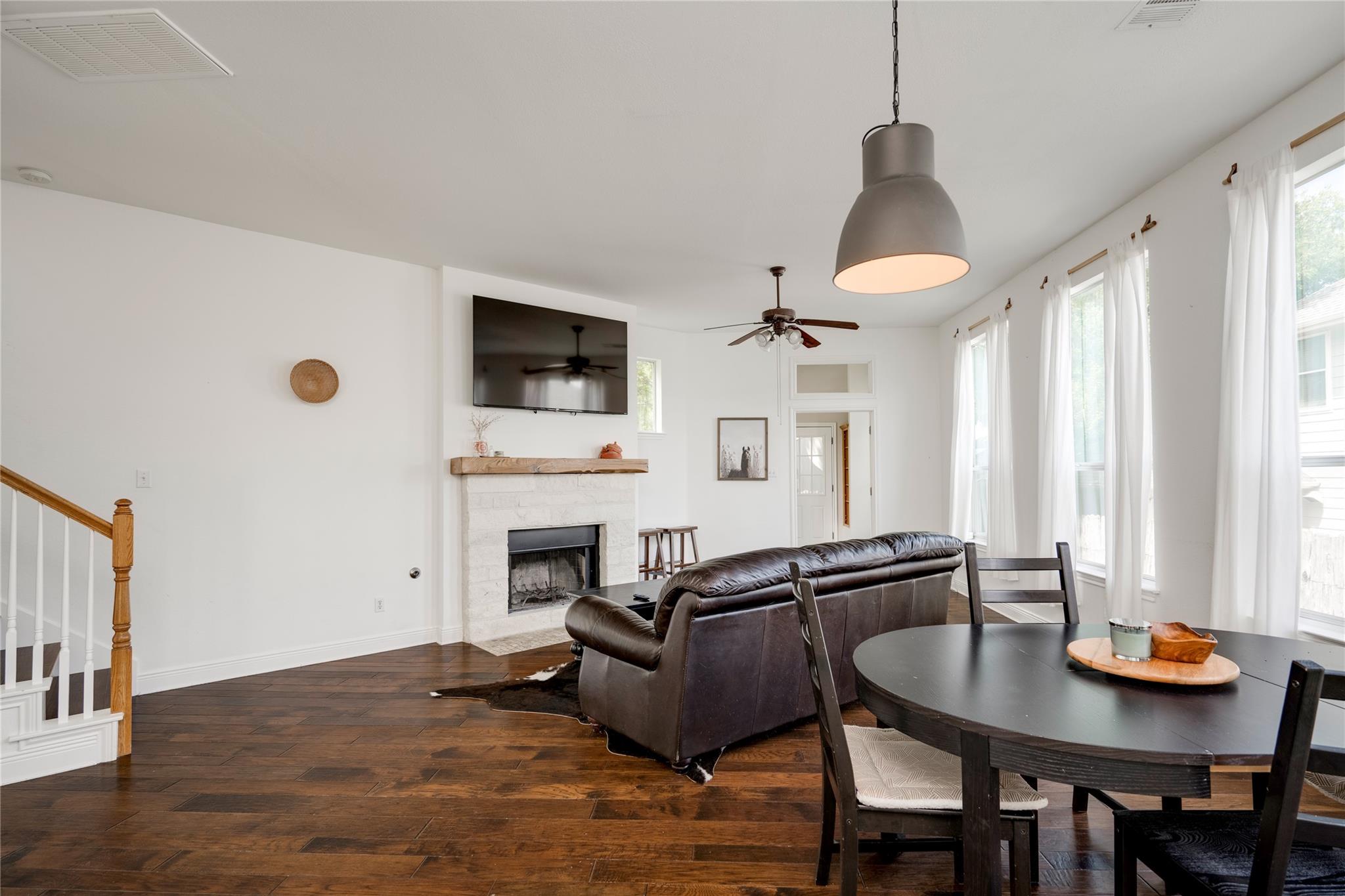 1802 Village Oak CT — photo 5