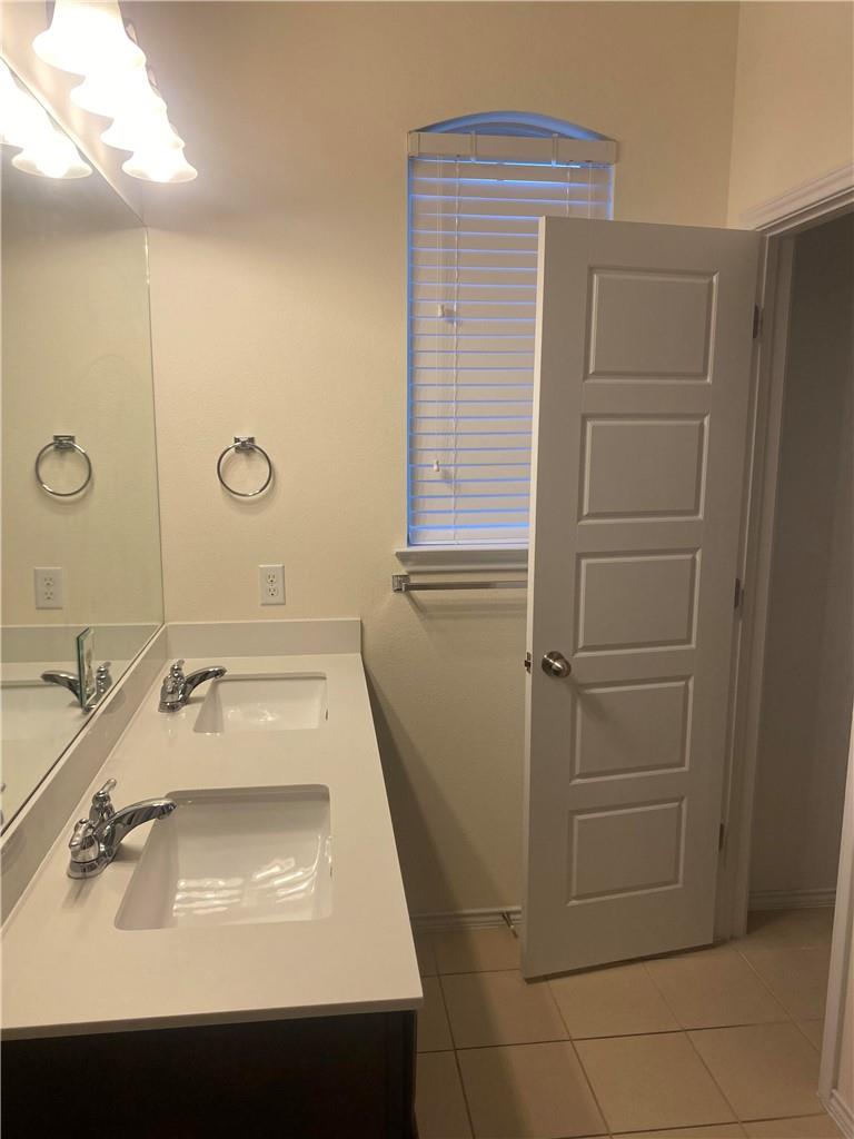 9504 Hunter LN — photo 4