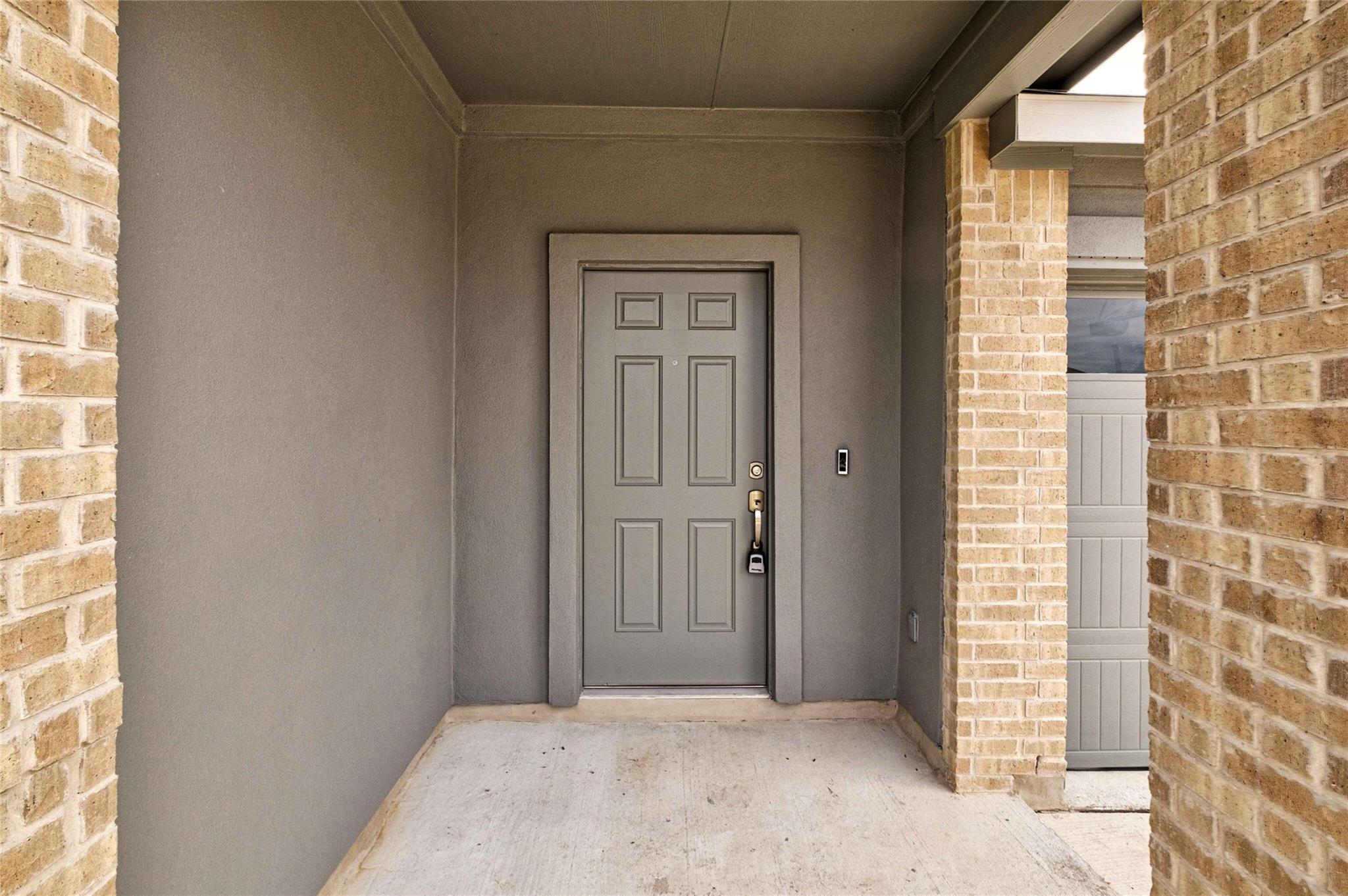 416 Escondido CIR — photo 4