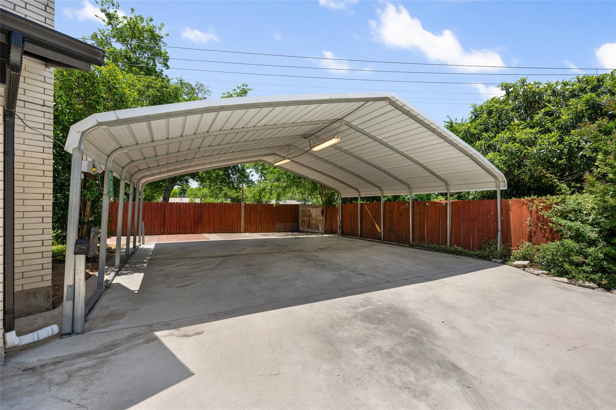 8500 Woodstone Dr — photo 5