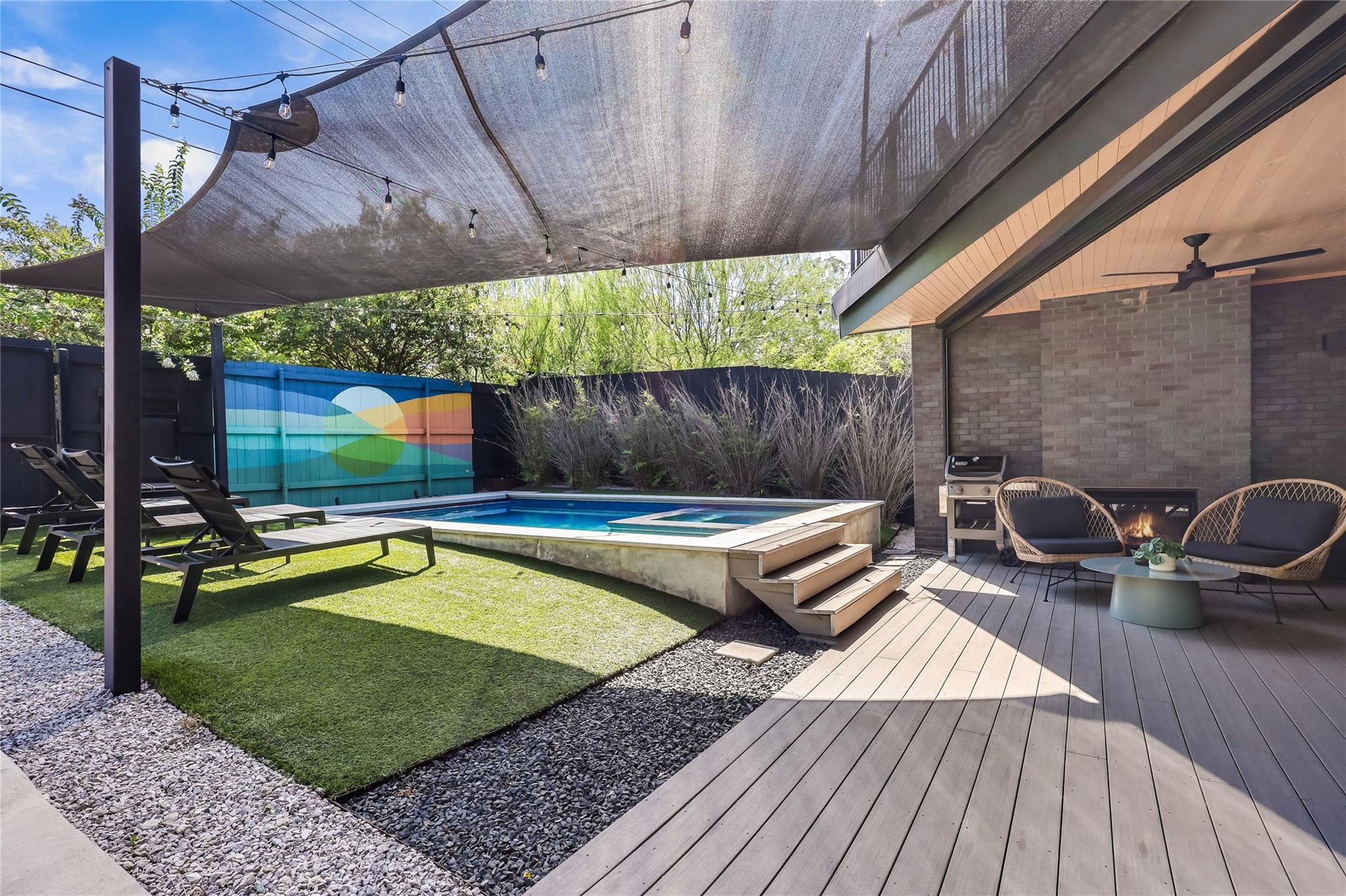 702 Elizabeth ST — photo 4