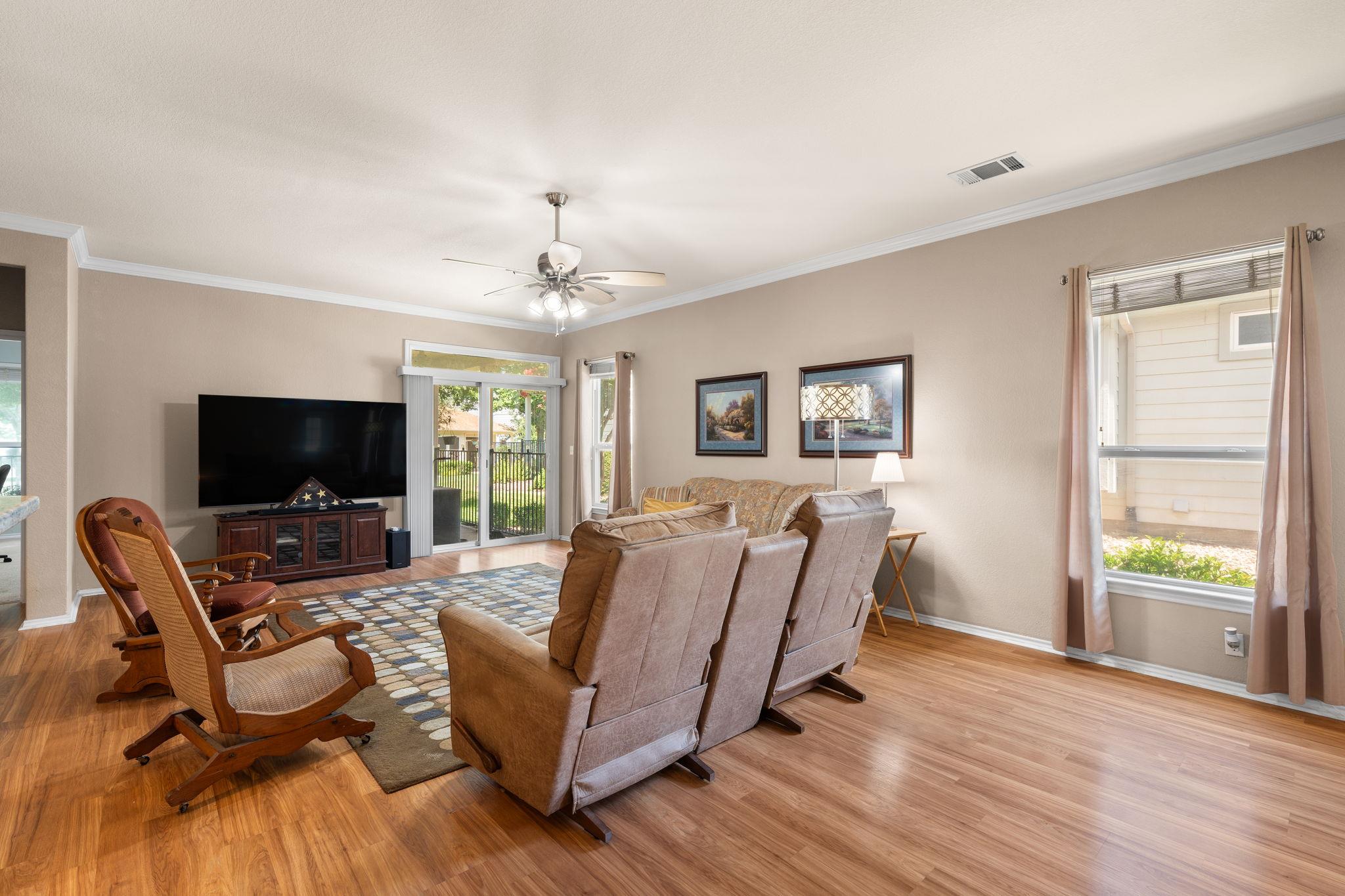 334 Portsmouth DR — photo 3