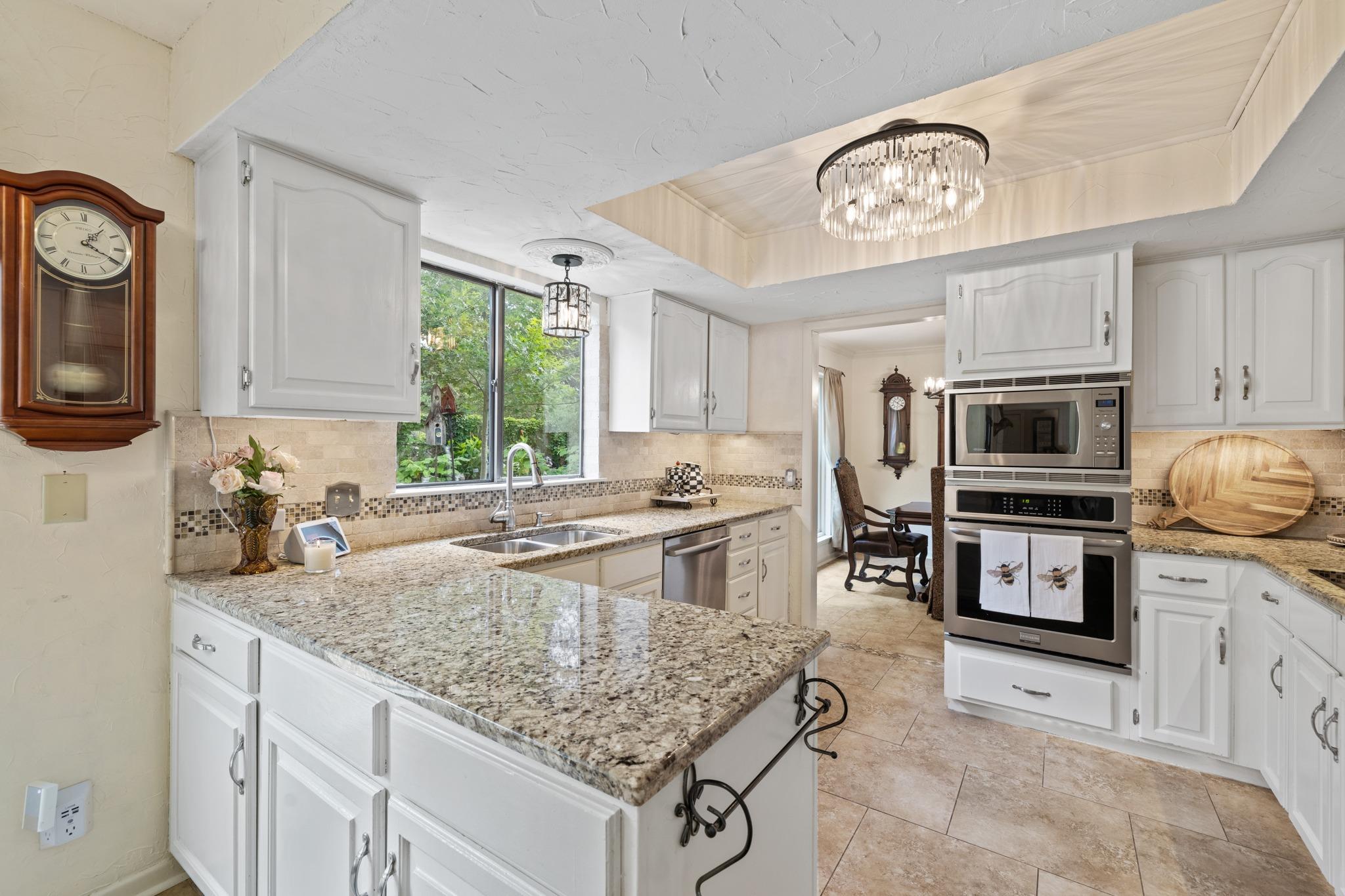 10507 Plumewood DR — photo 4