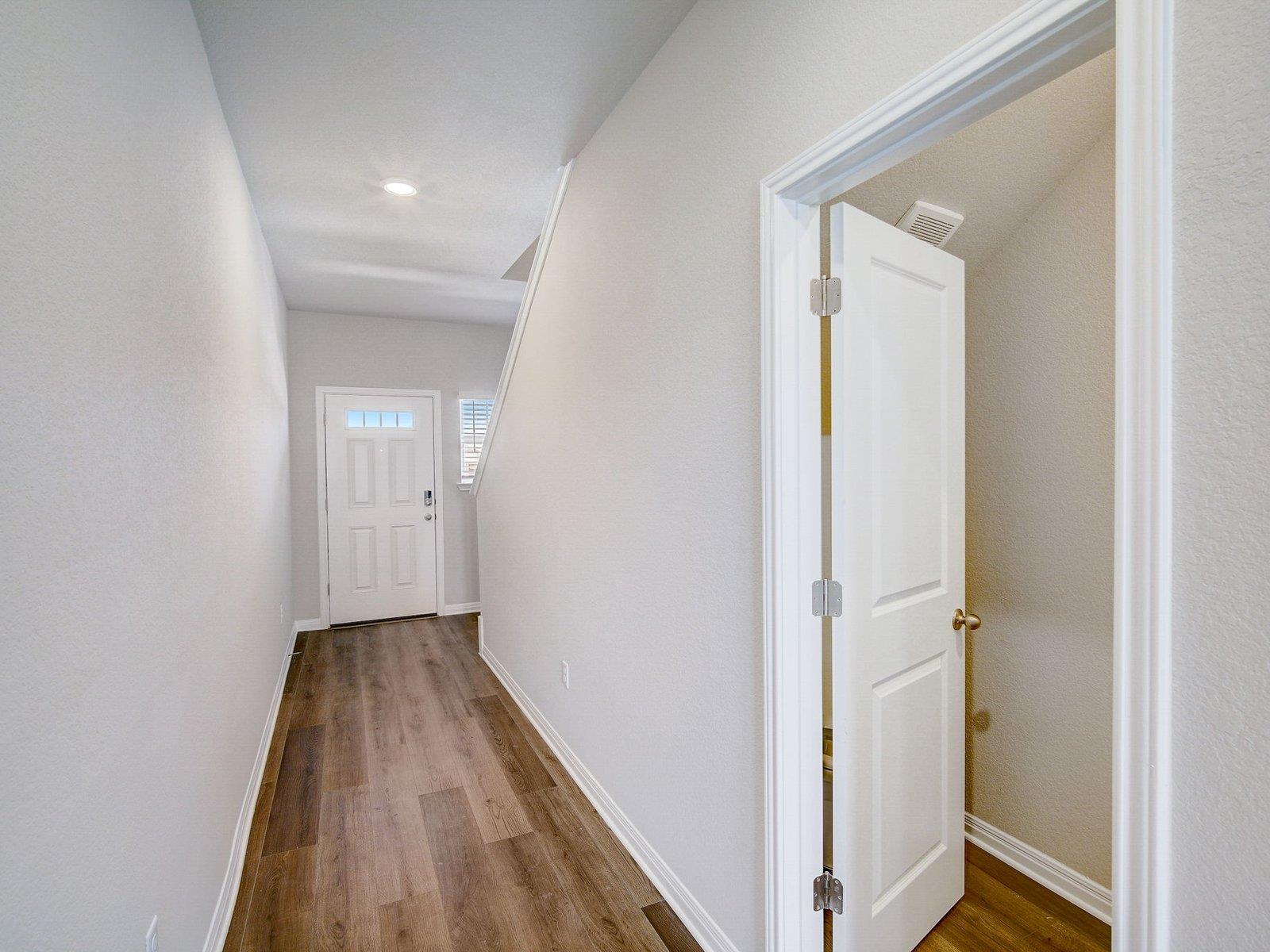109 Rivendale ST — photo 4