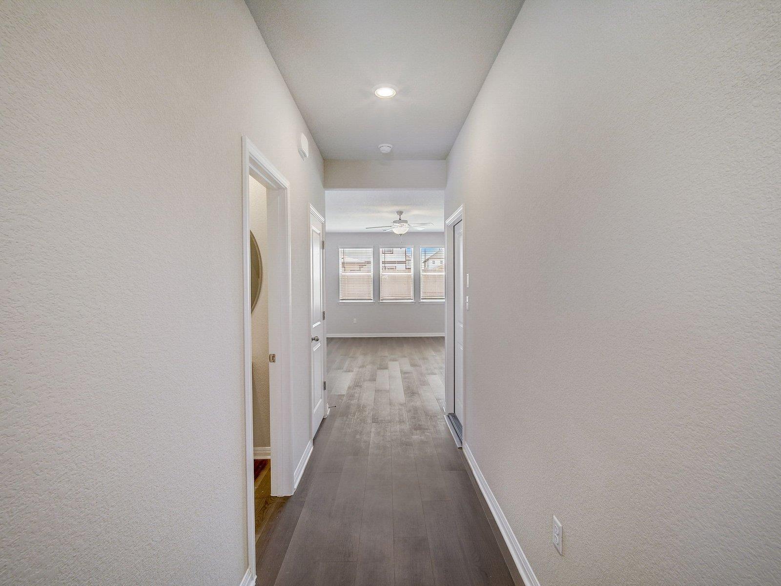 109 Rivendale ST — photo 5