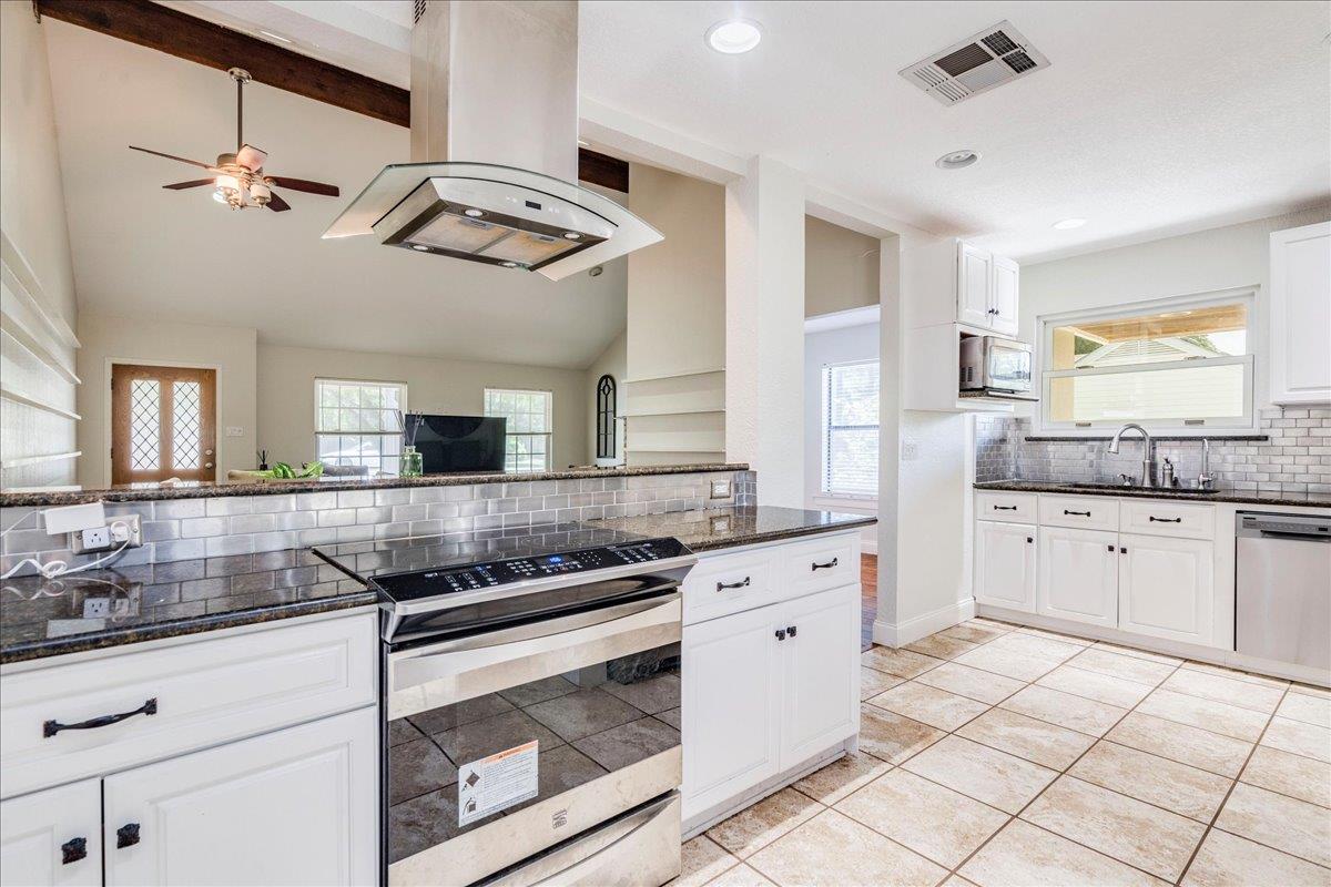 301 Verbena DR — photo 3