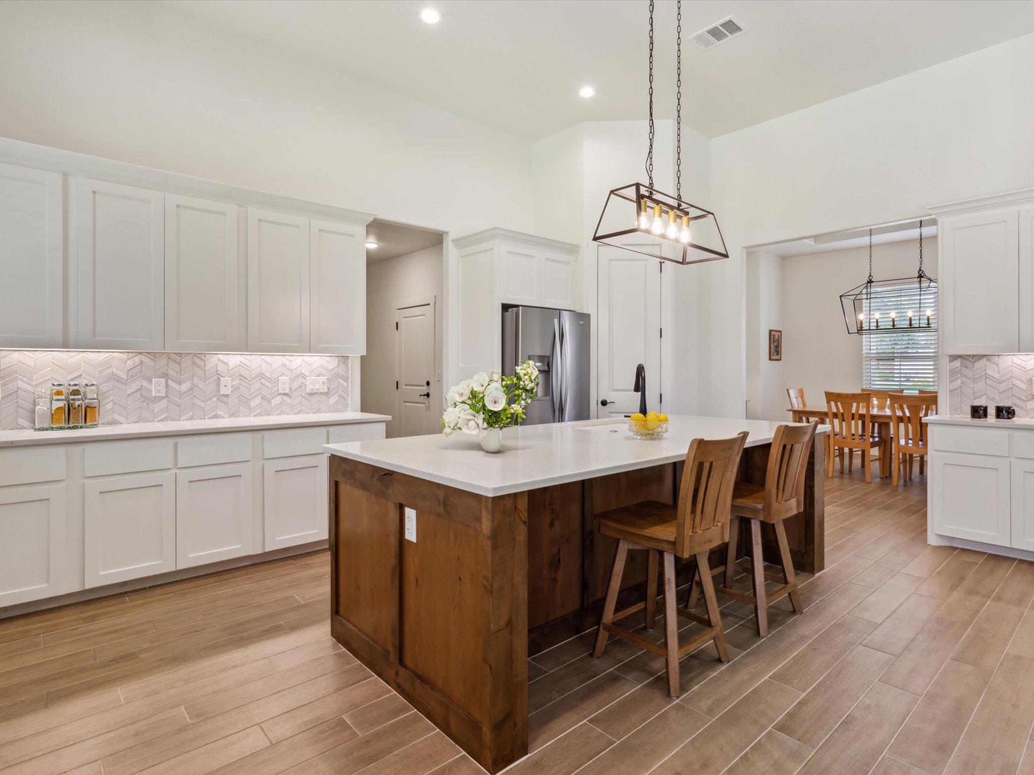 8425 Anna's Spring DR — photo 4