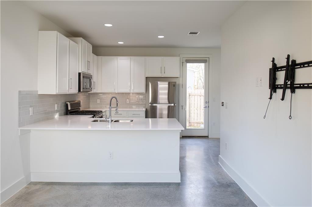 3415 Dalton ST #B — photo 4