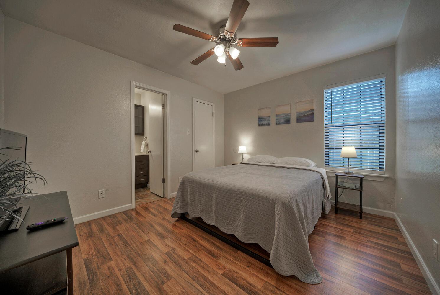 1004 Hyridge ST — photo 5