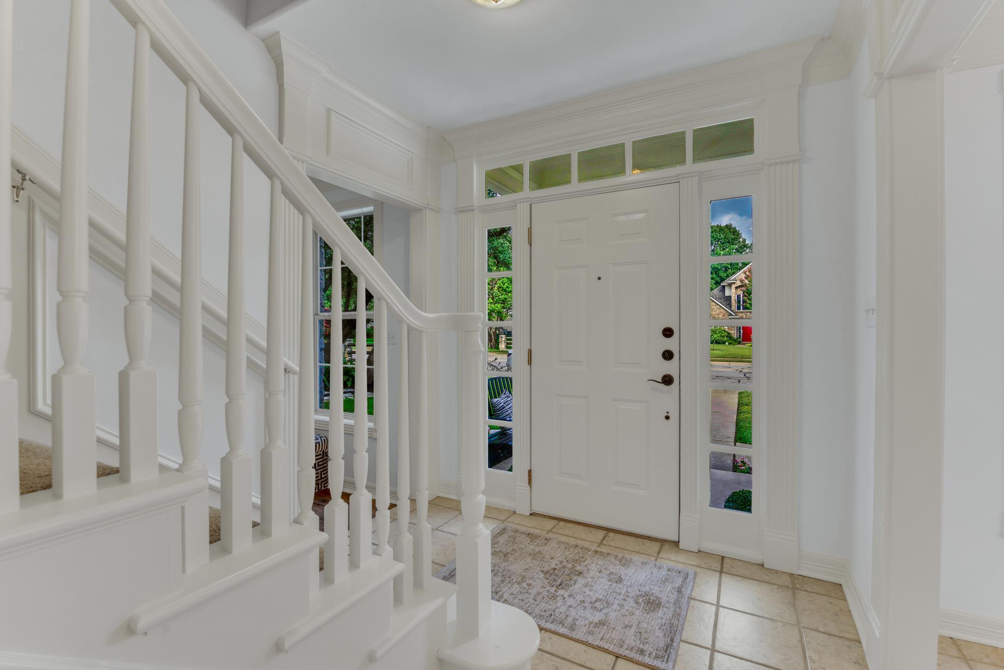 701 Oaklands DR — photo 4