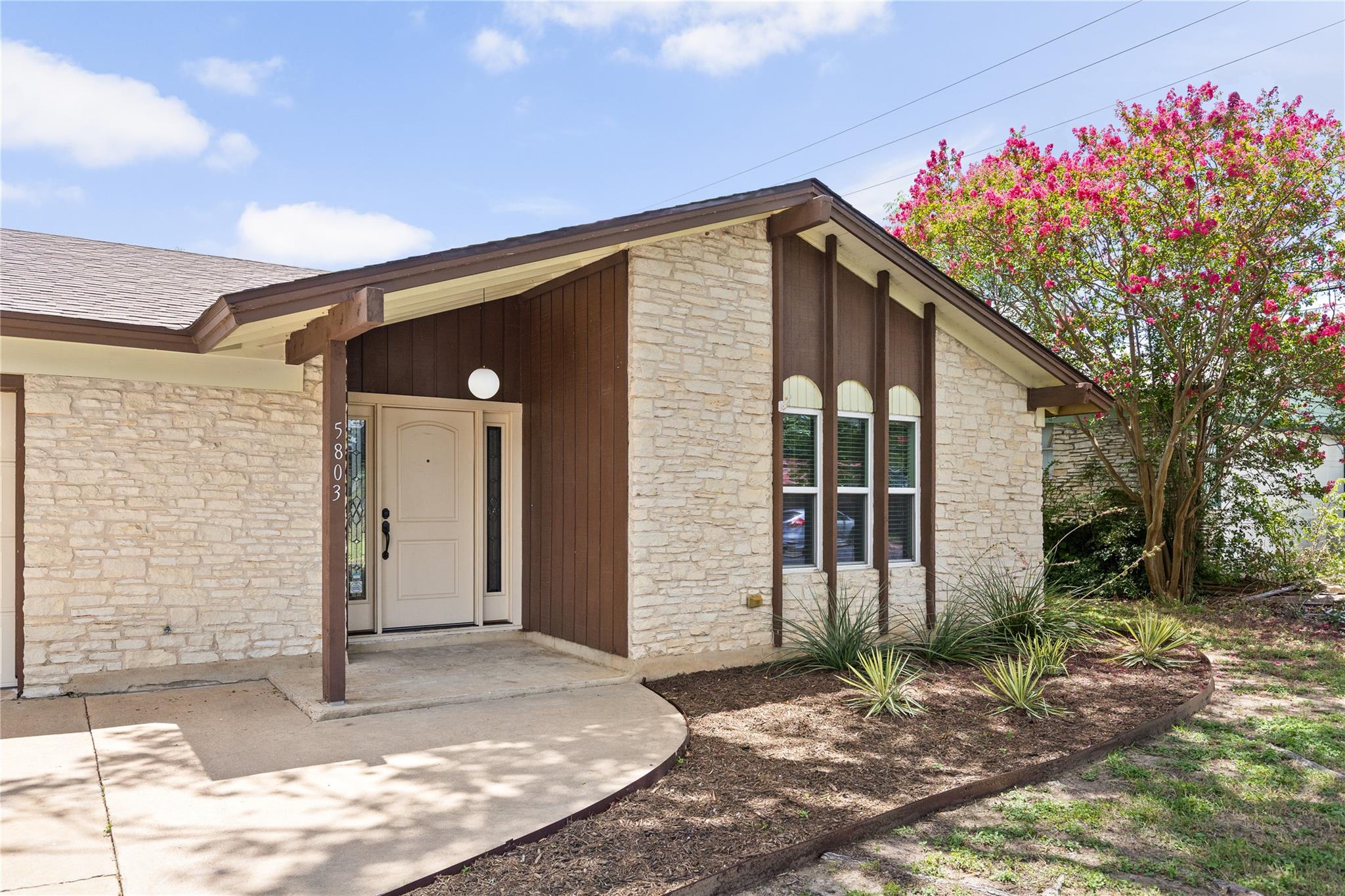 5803 Eureka DR — photo 5