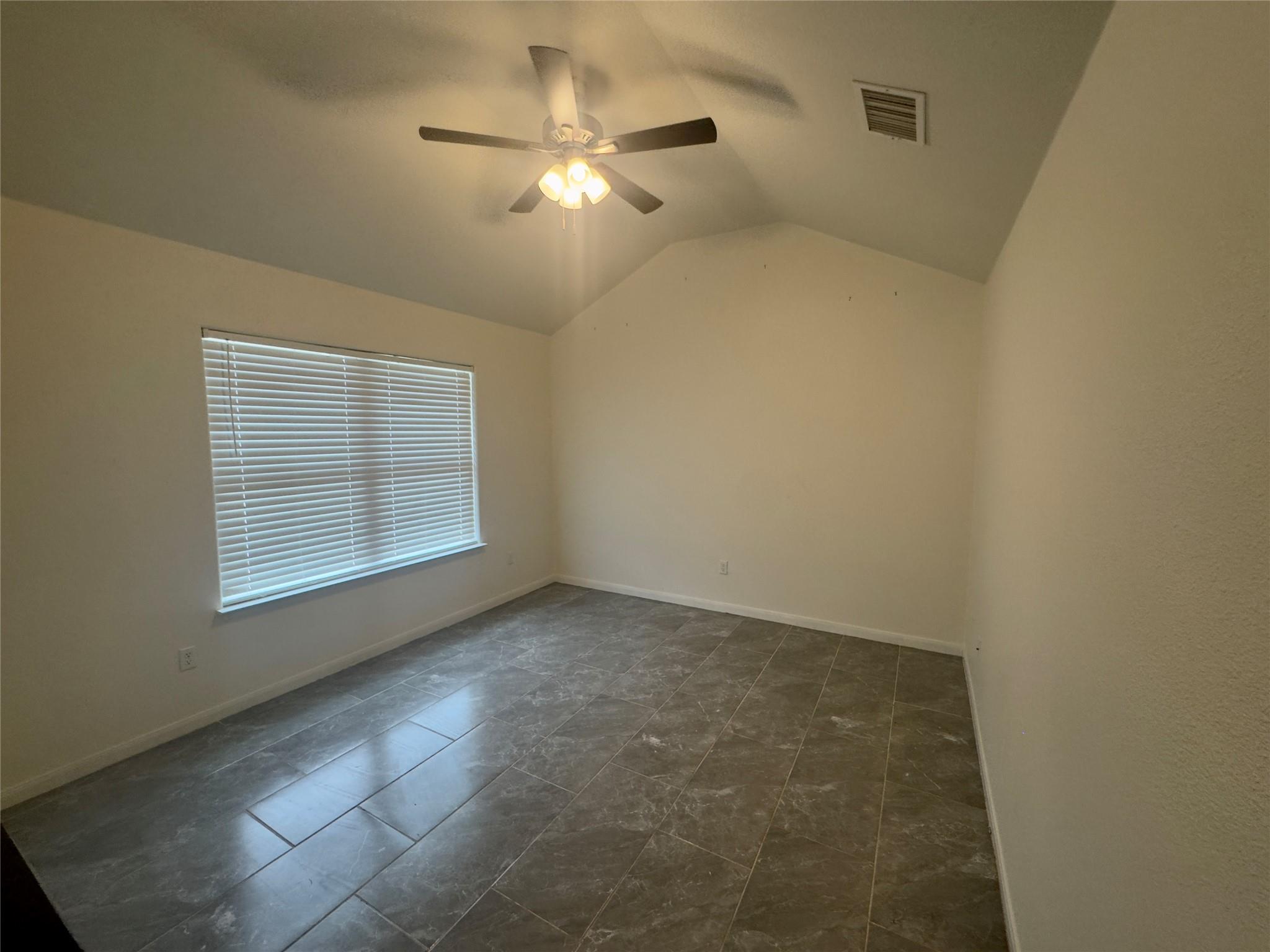 513 China ST #B — photo 5