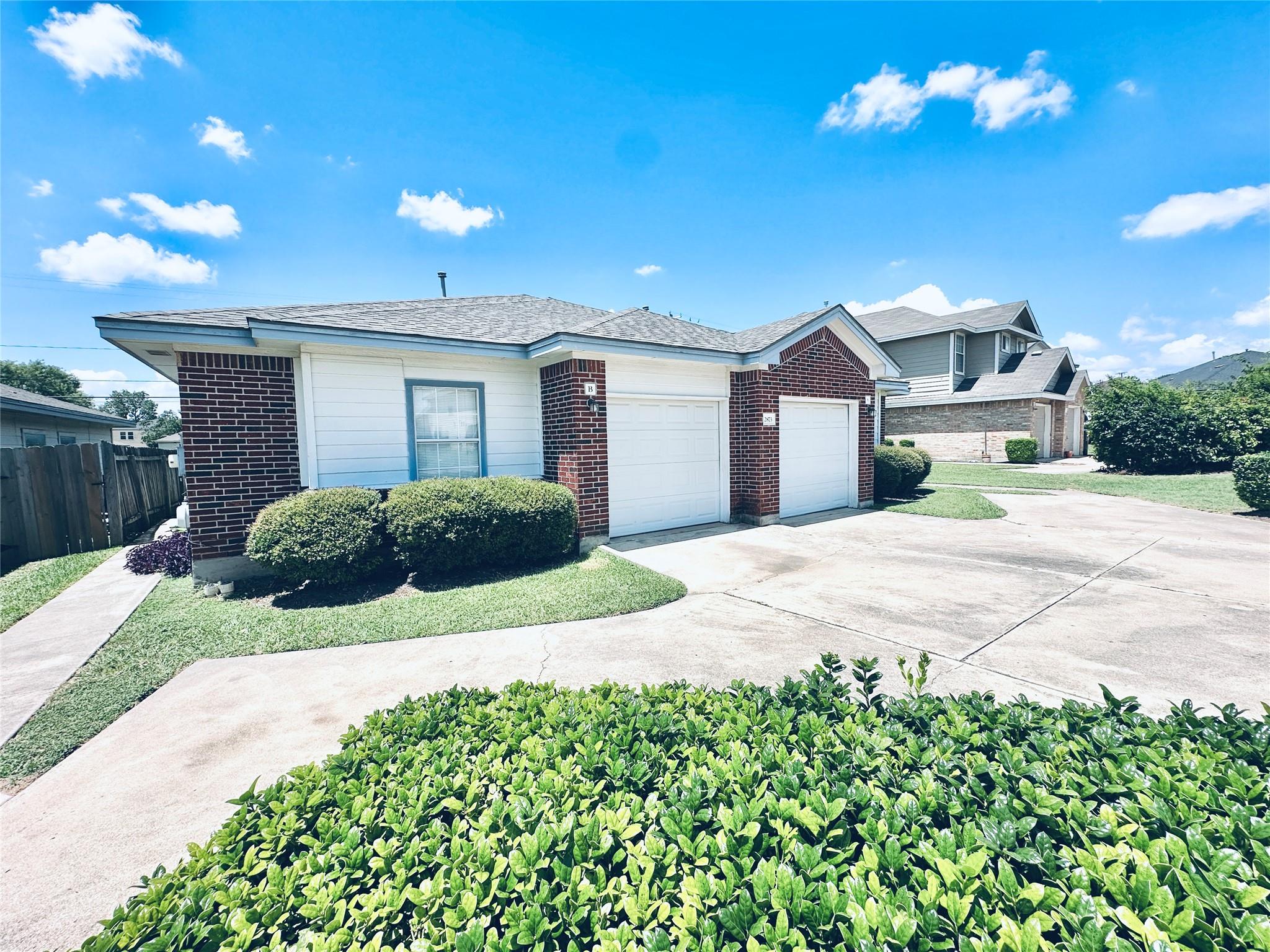2873 Southampton WAY #B — photo 3