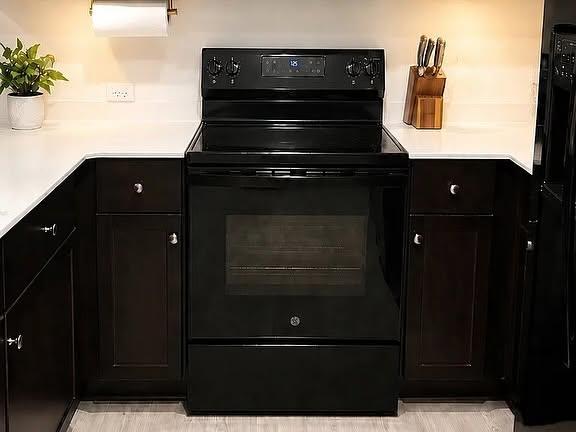 120 Greystone CT — photo 4