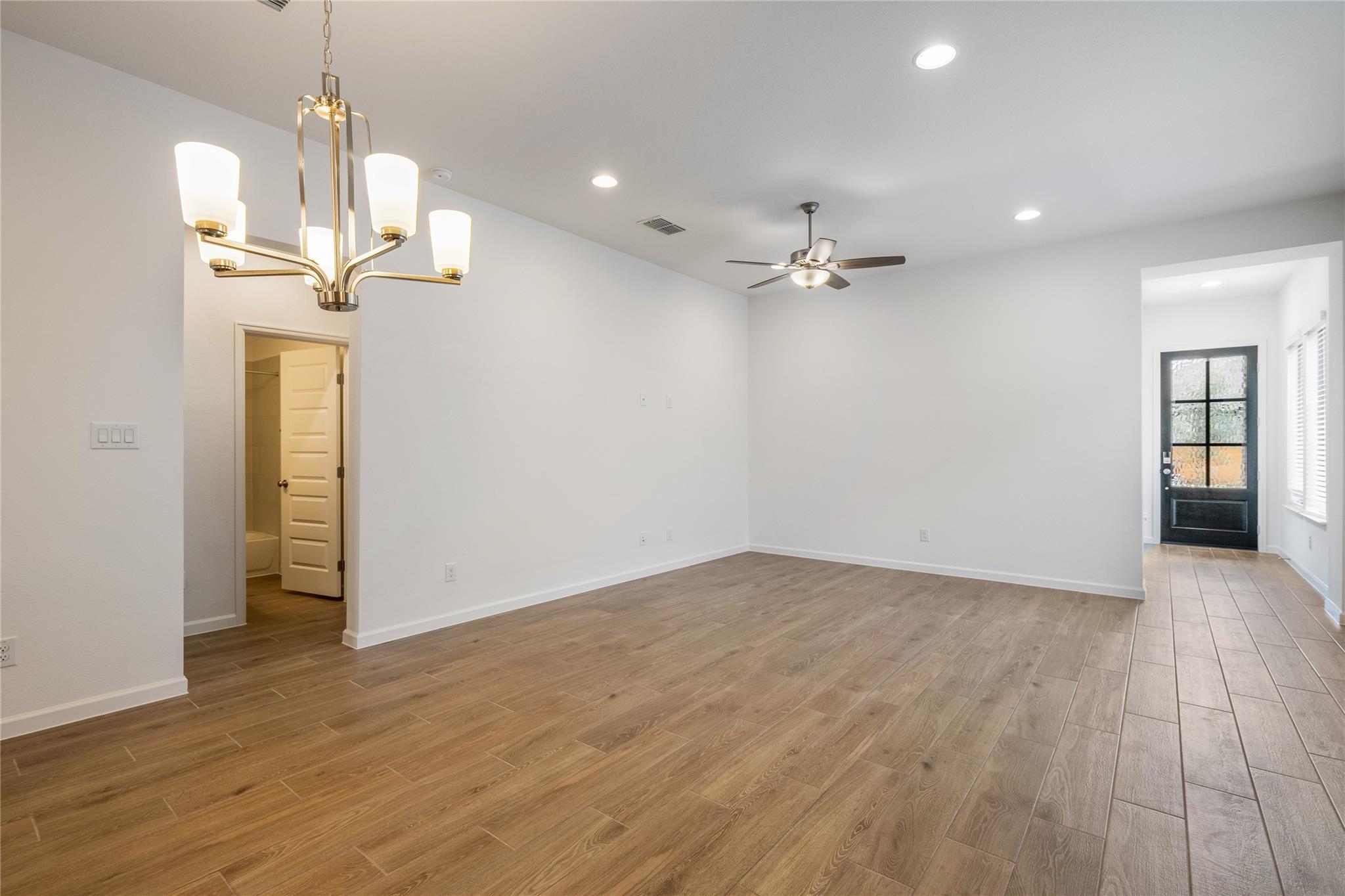 186 Blackborrow DR — photo 3