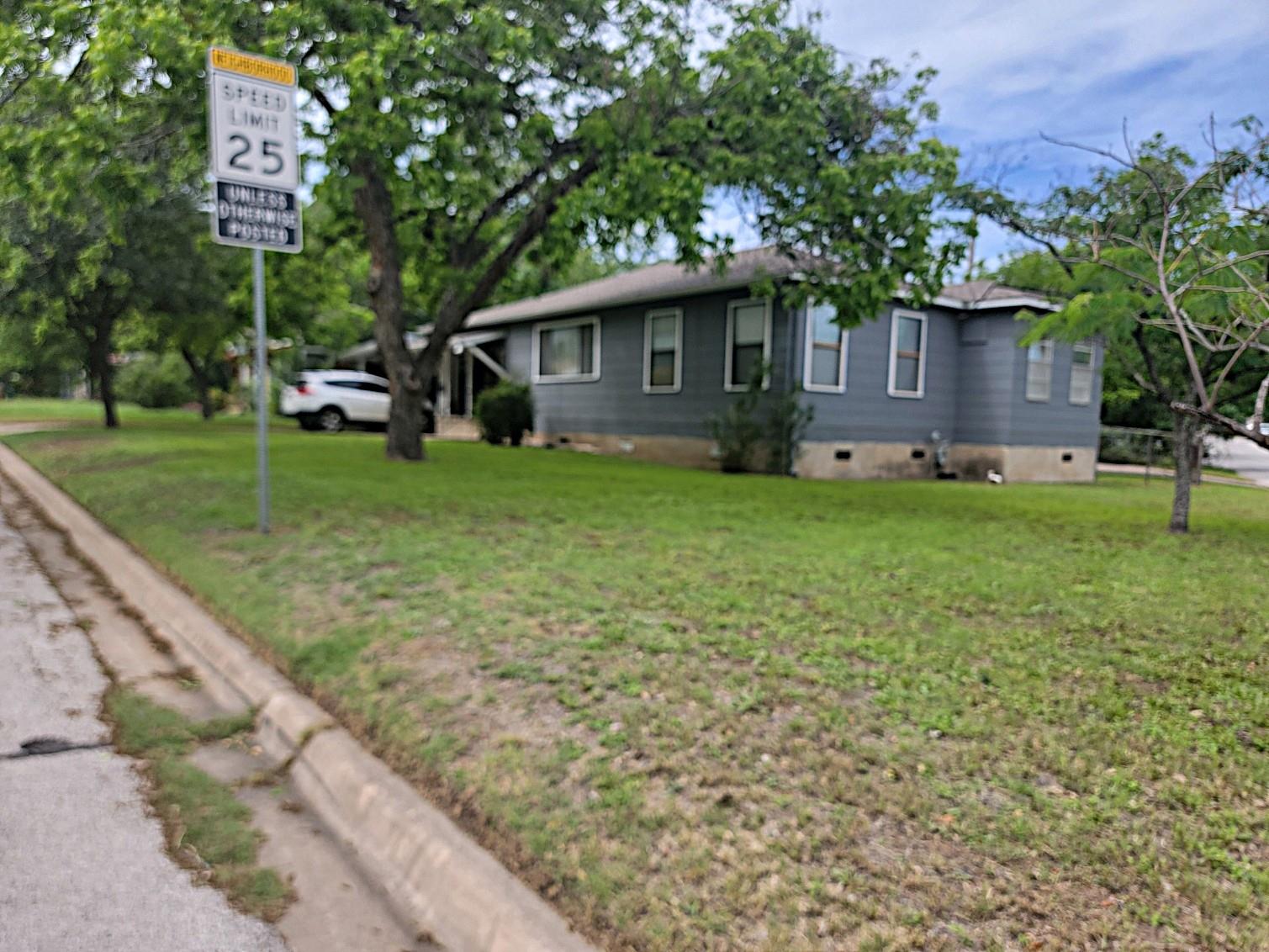 1028 Ellingson LN — photo 4
