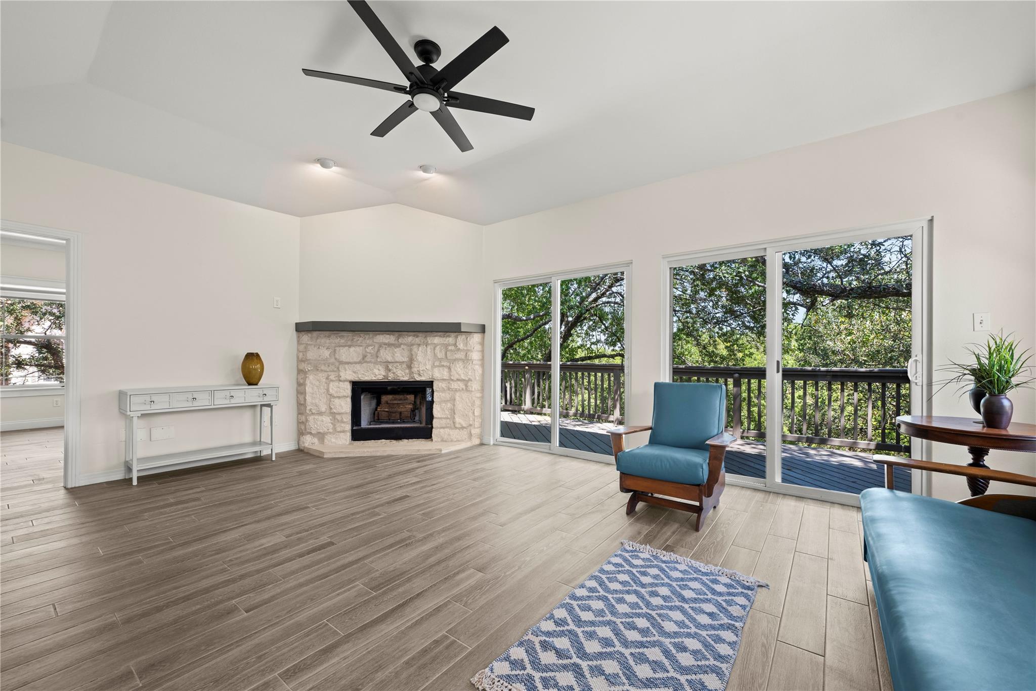 415 Hazeltine DR — photo 3