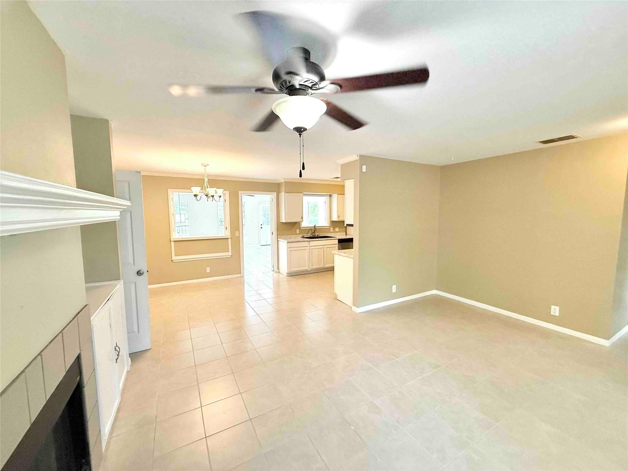 502 Dewberry DR — photo 3