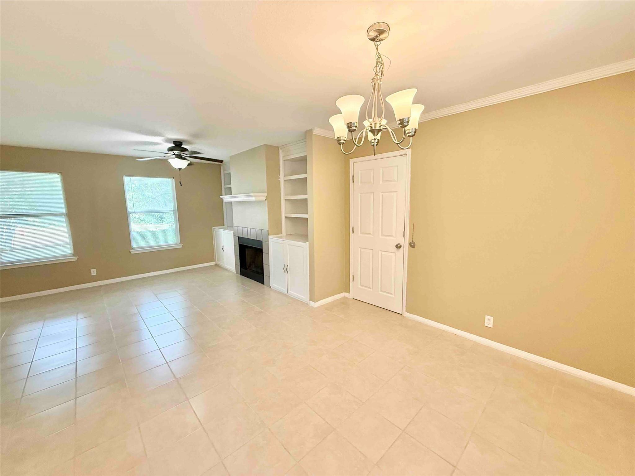 502 Dewberry DR — photo 4