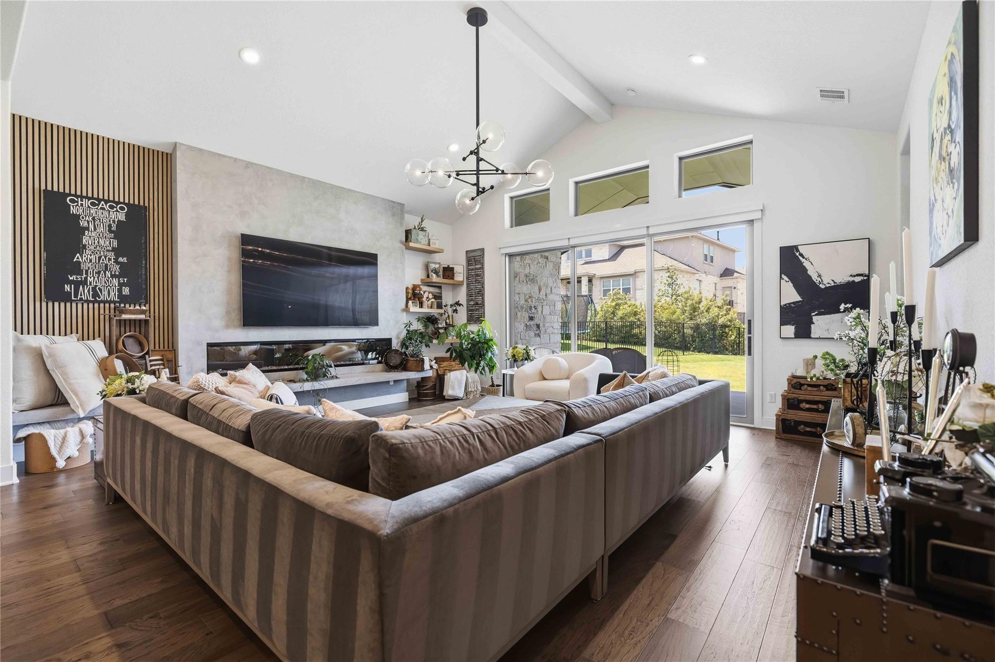 414 Sitlington LN — photo 3