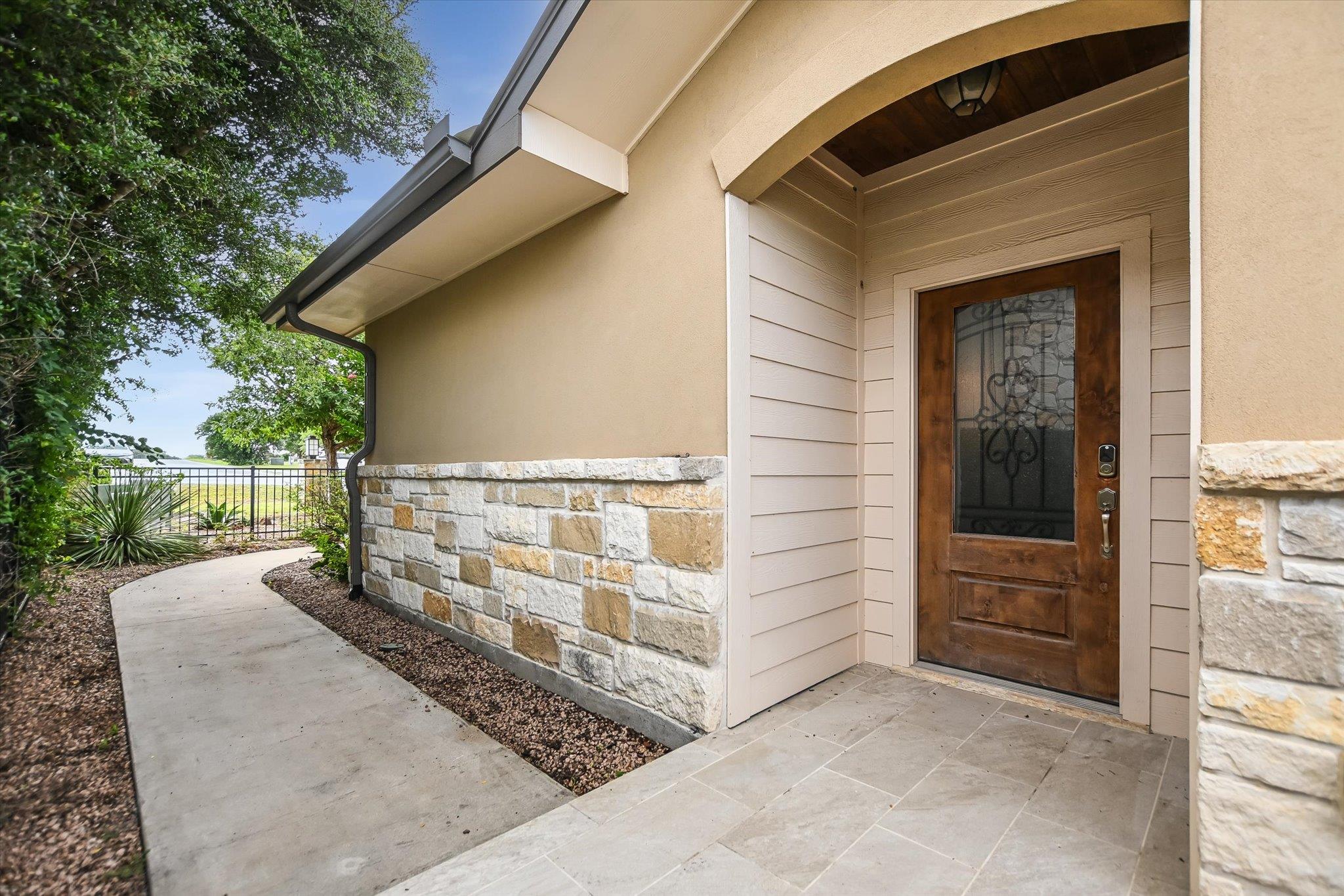 416 Hi CIR #B — photo 3