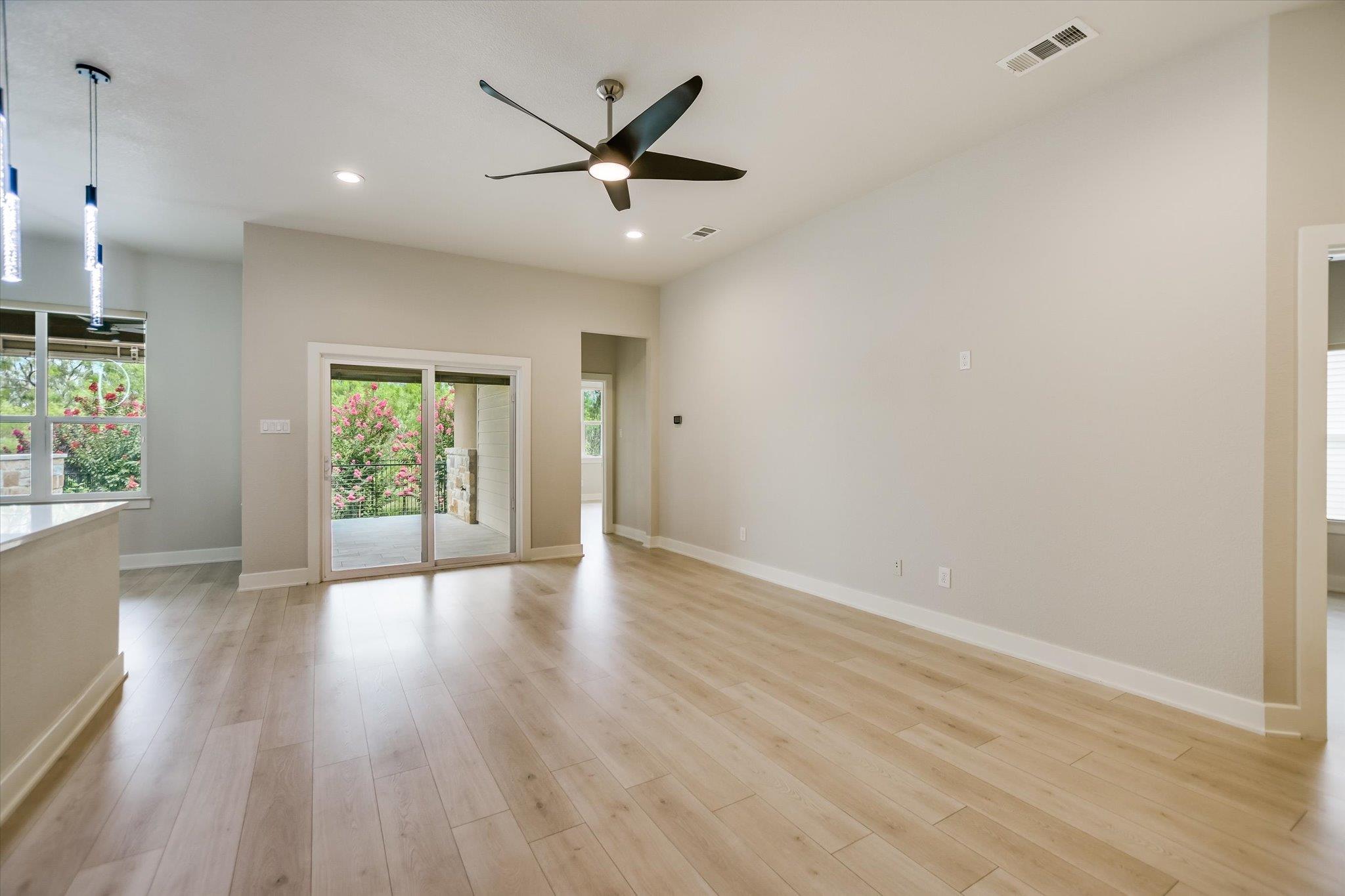 416 Hi CIR #B — photo 4