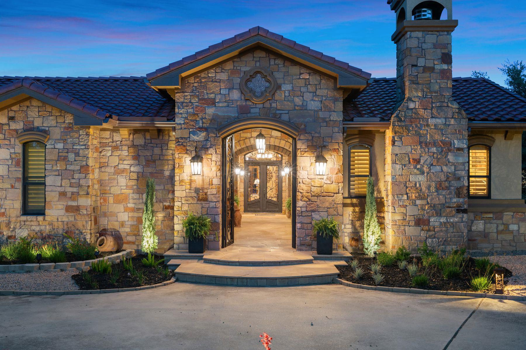 481 Chimney Cove DR — photo 3