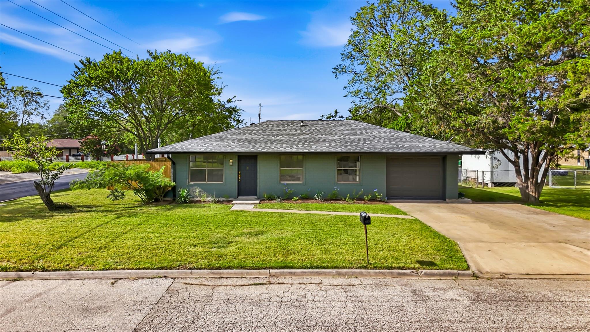 609 Magnolia ST