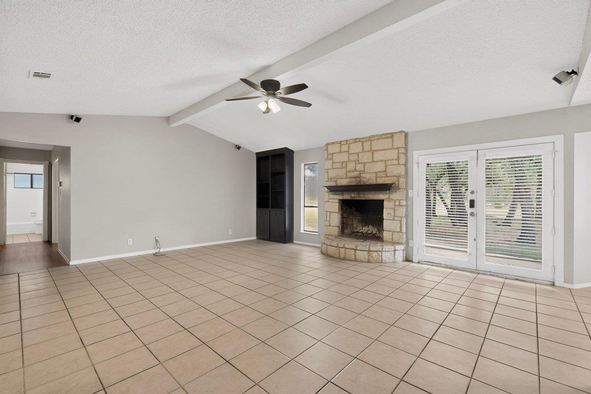 1002 Adventure LN — photo 5