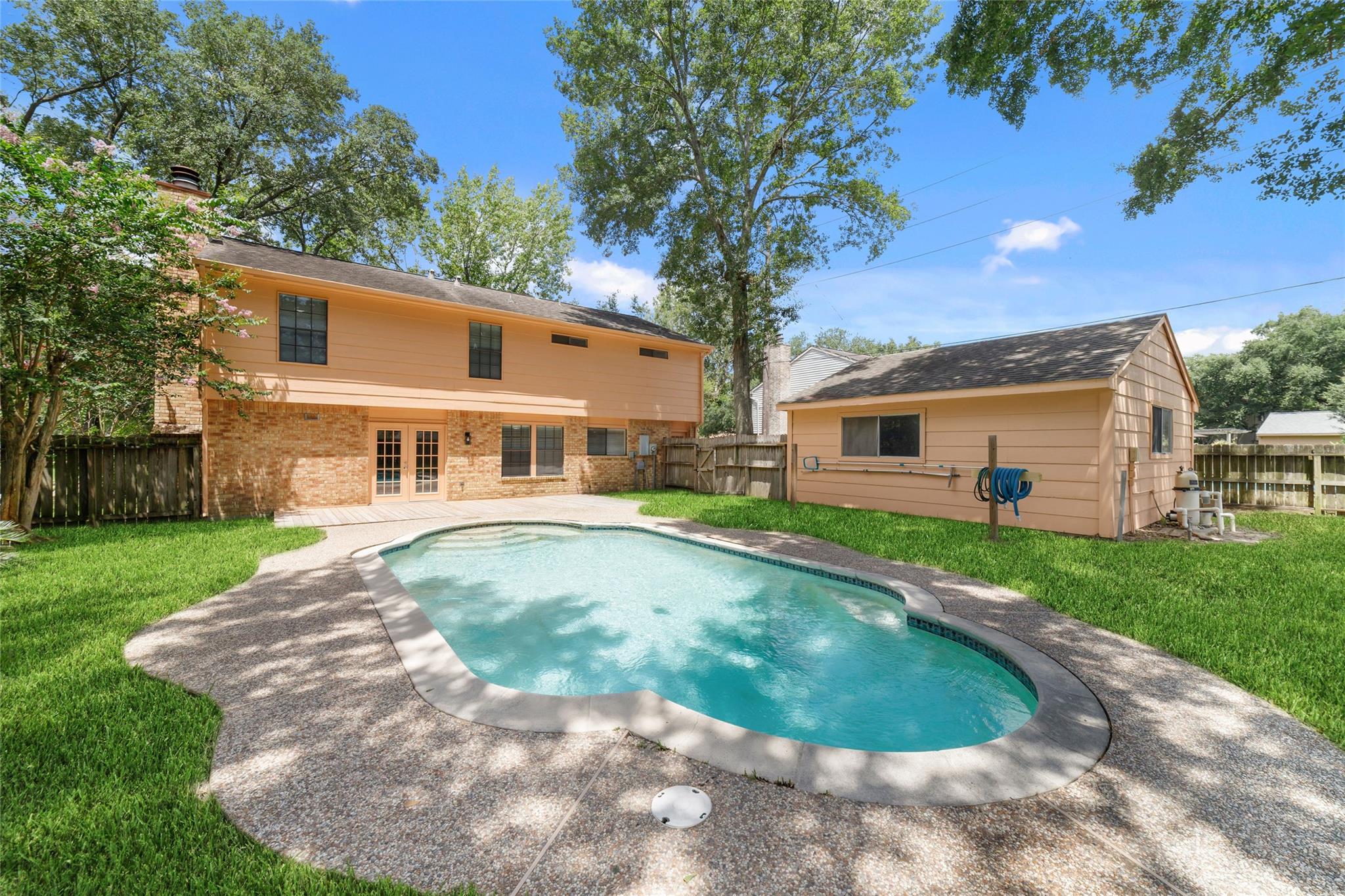 8406 Pine Falls DR — photo 3