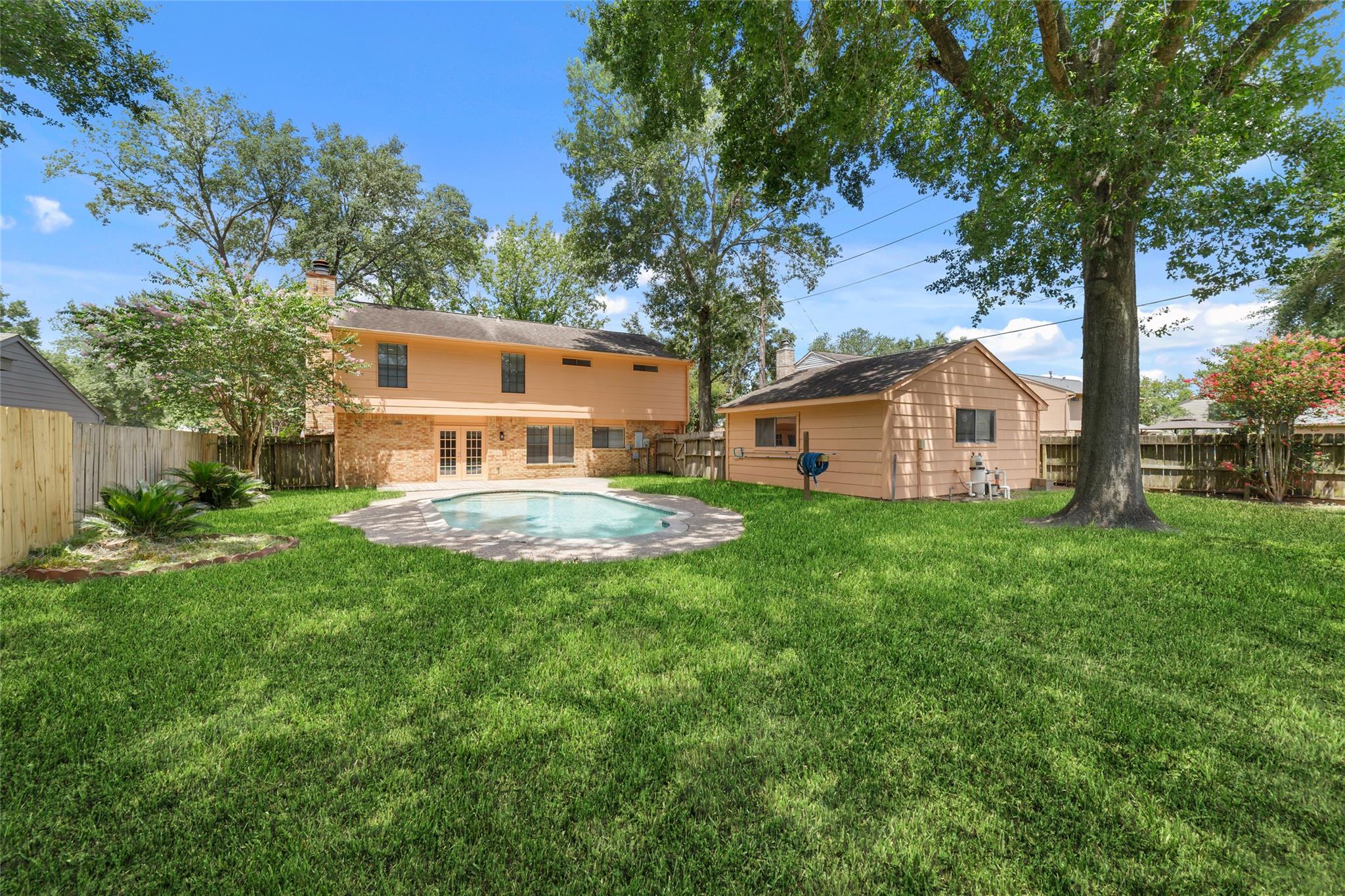 8406 Pine Falls DR — photo 4