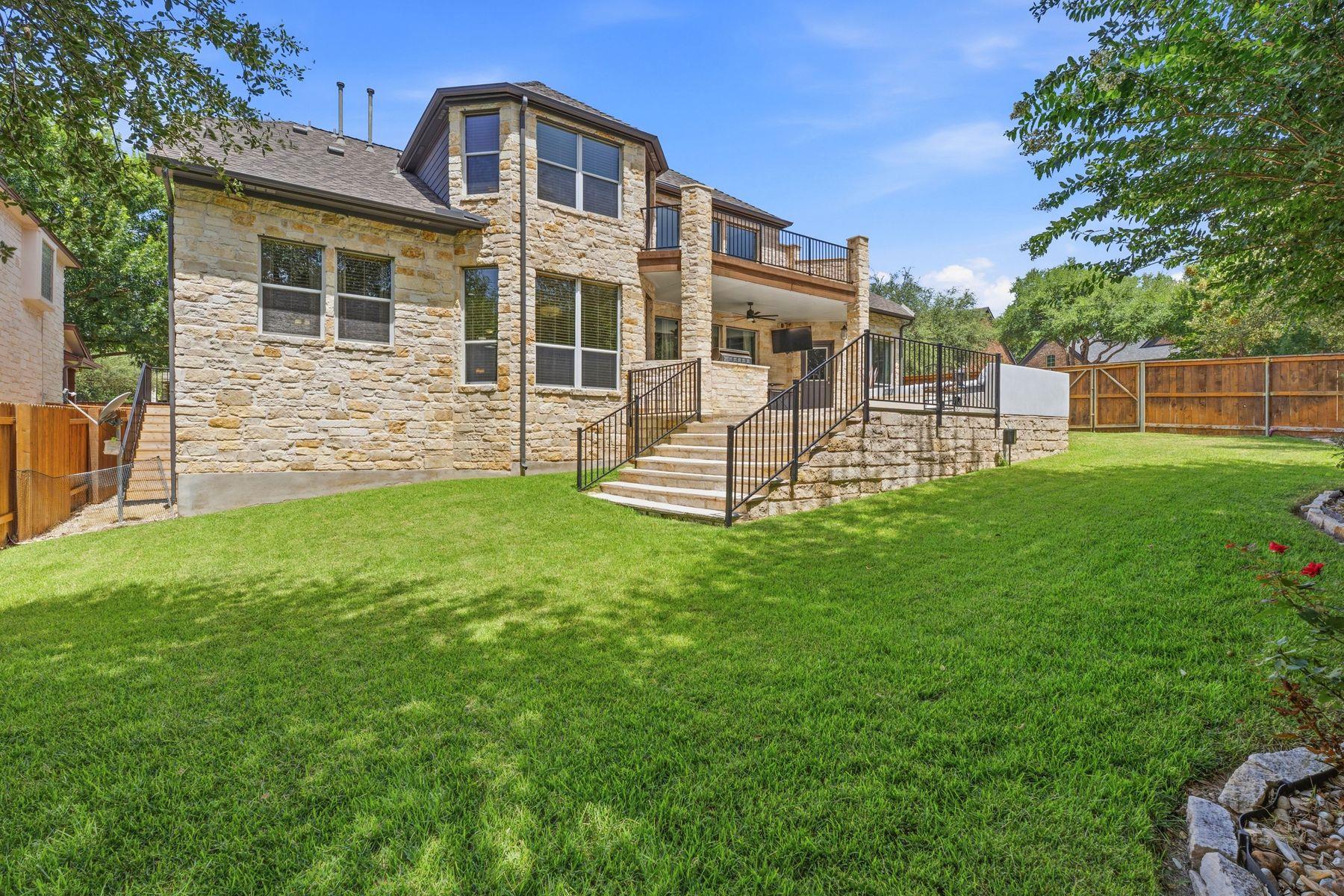 2700 Lothian DR — photo 3