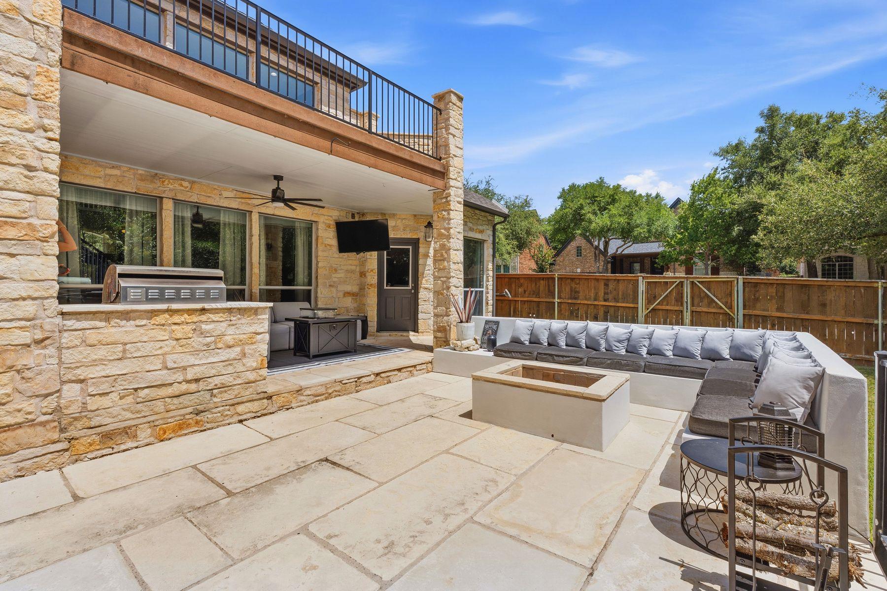 2700 Lothian DR — photo 4