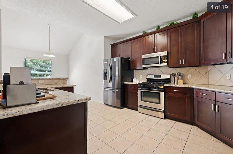 1413 Haley Gray DR — photo 3