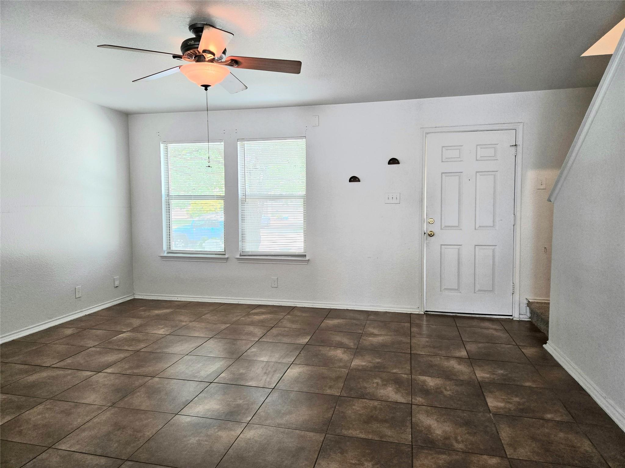 161 Beech DR — photo 3