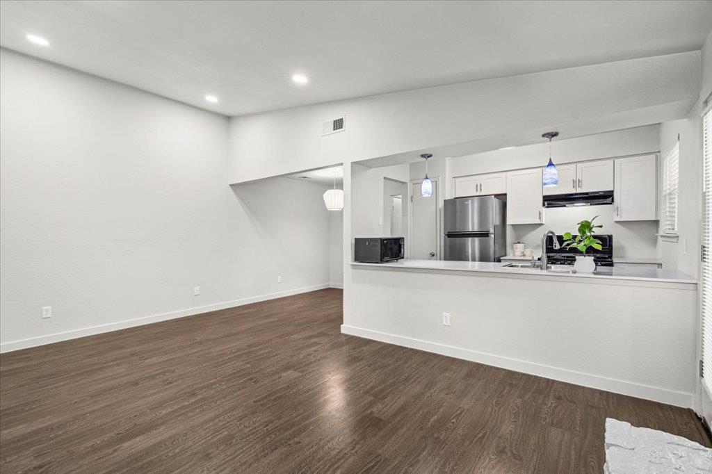 826 King Albert ST #B — photo 3