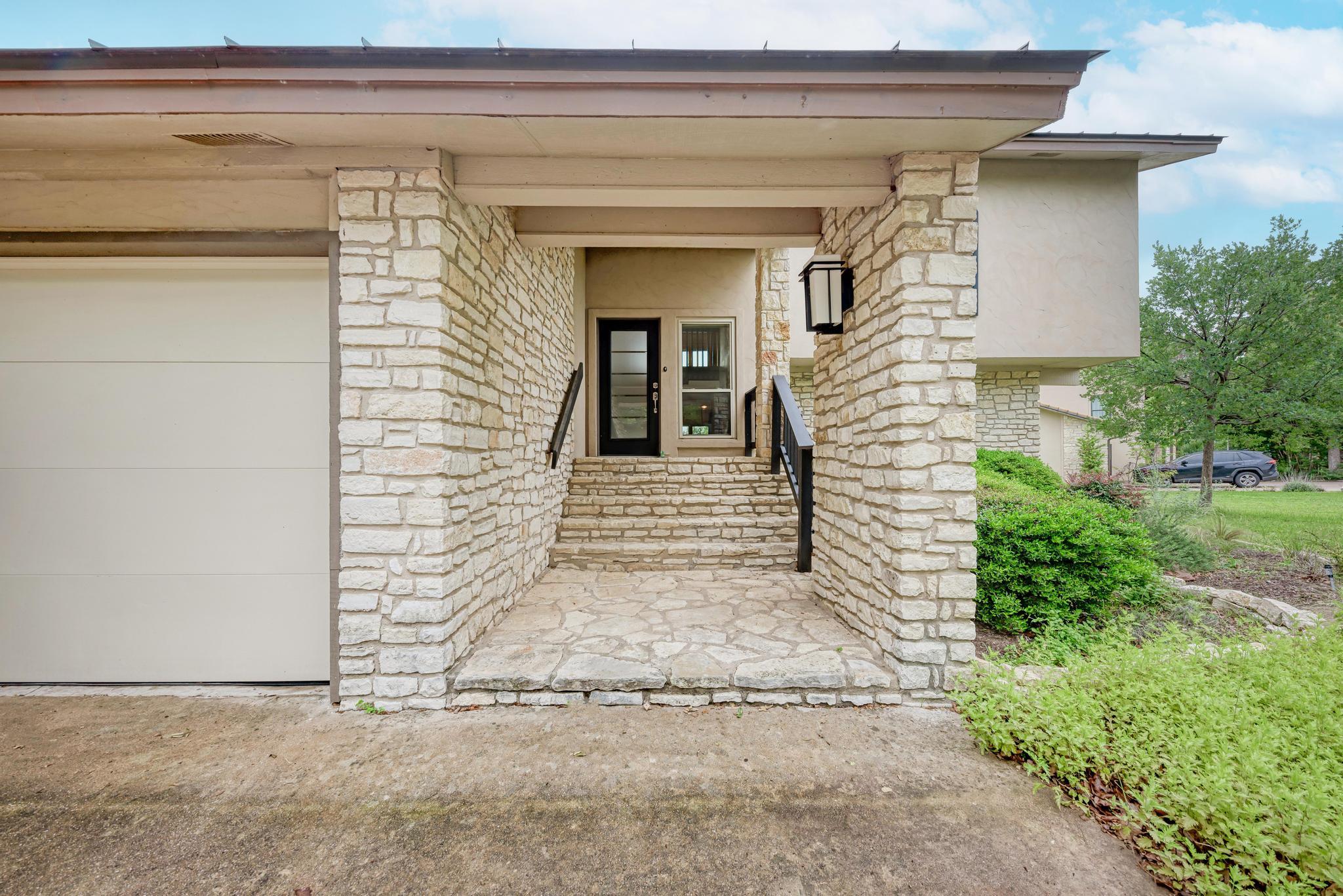 320 Lucy LN — photo 4