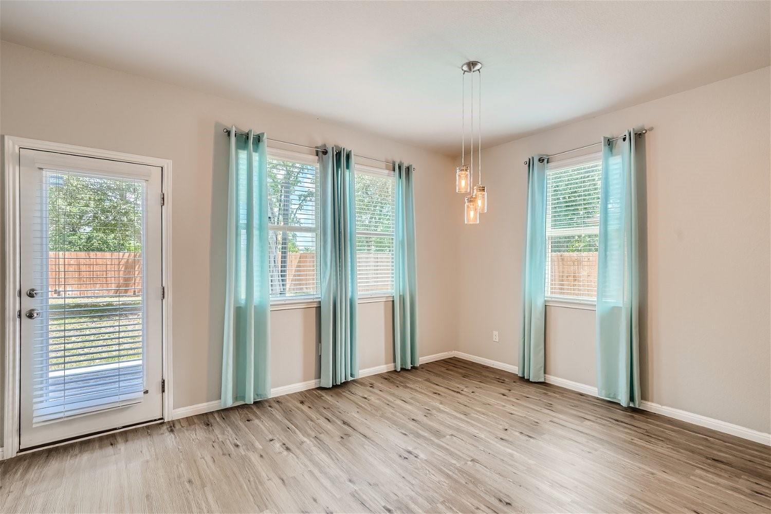 501 Cinnamon Teal LN — photo 3