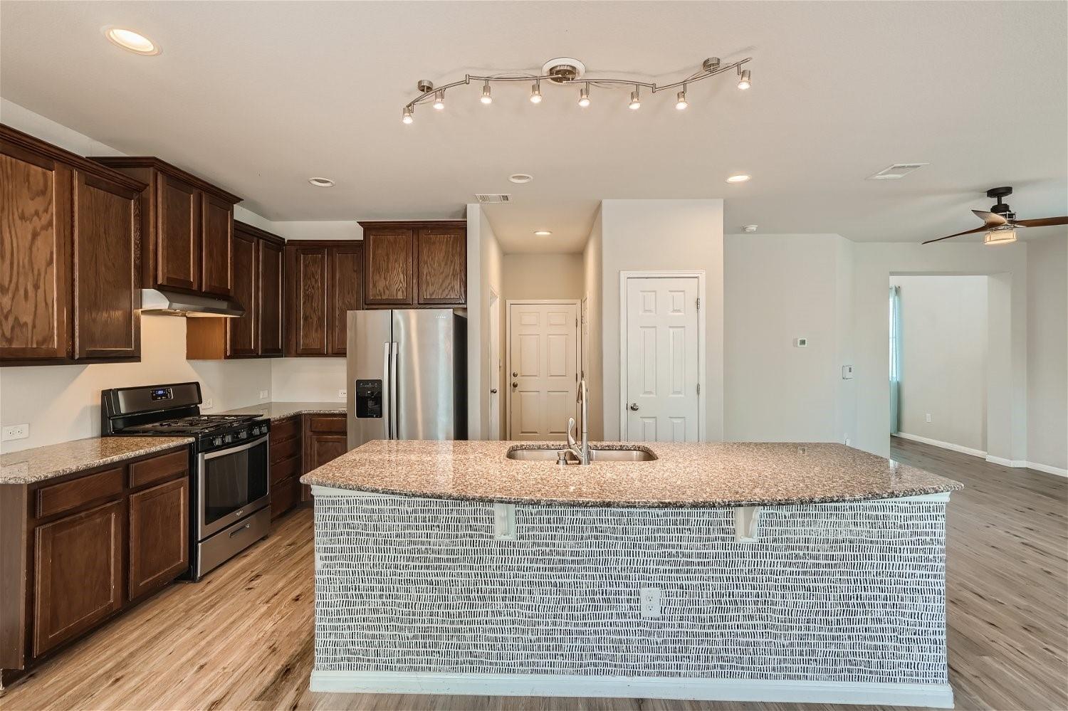 501 Cinnamon Teal LN — photo 4