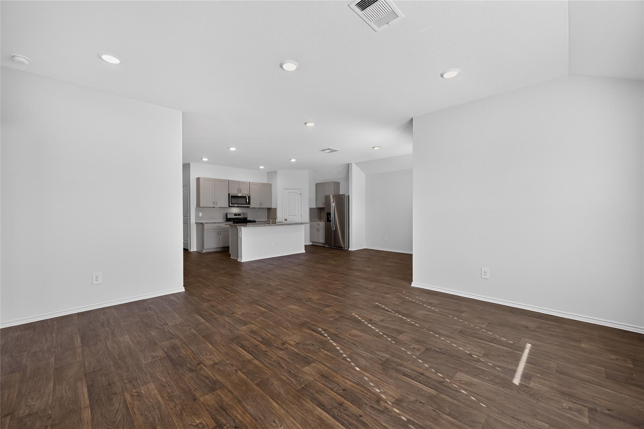 326 Richland DR — photo 4