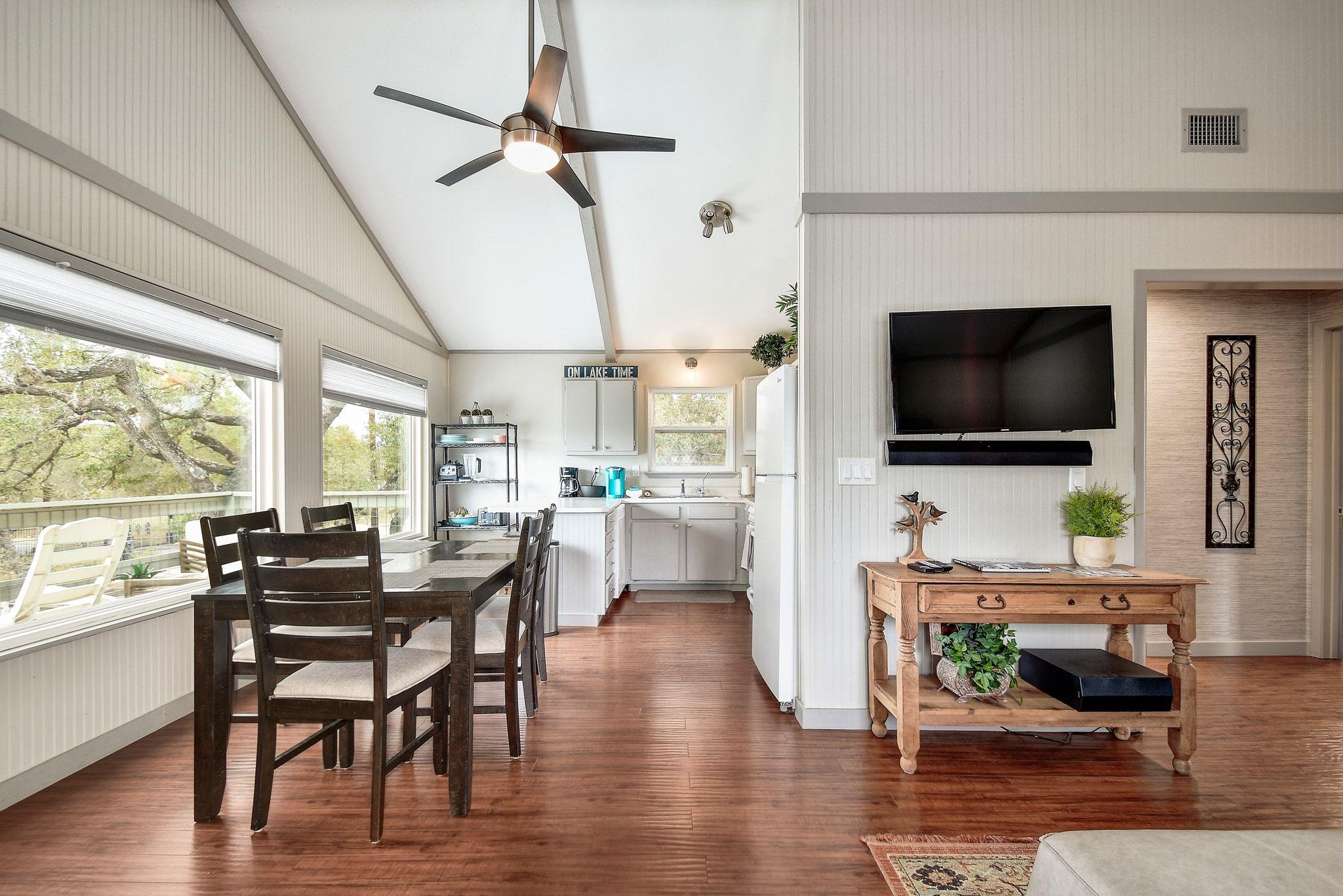 2591 Lakeshore DR — photo 3