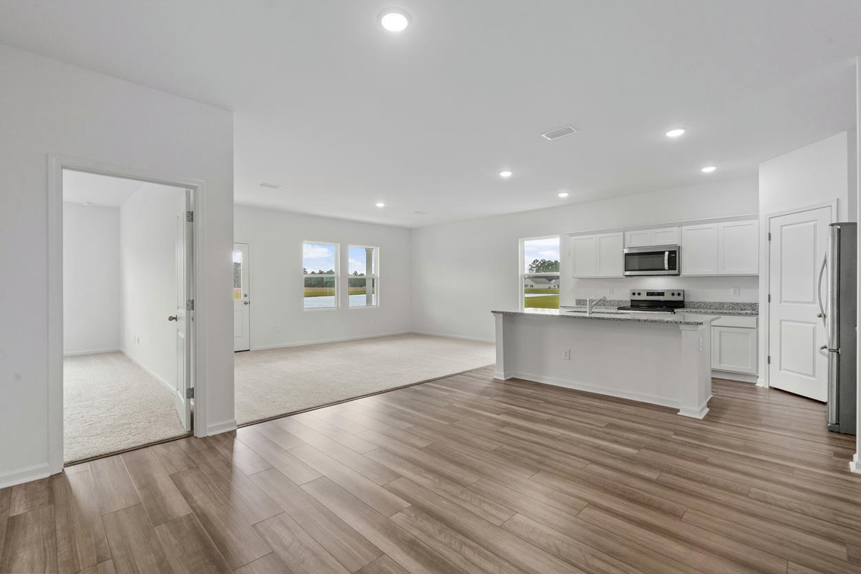 402 Sunlight Lake BLVD — photo 5