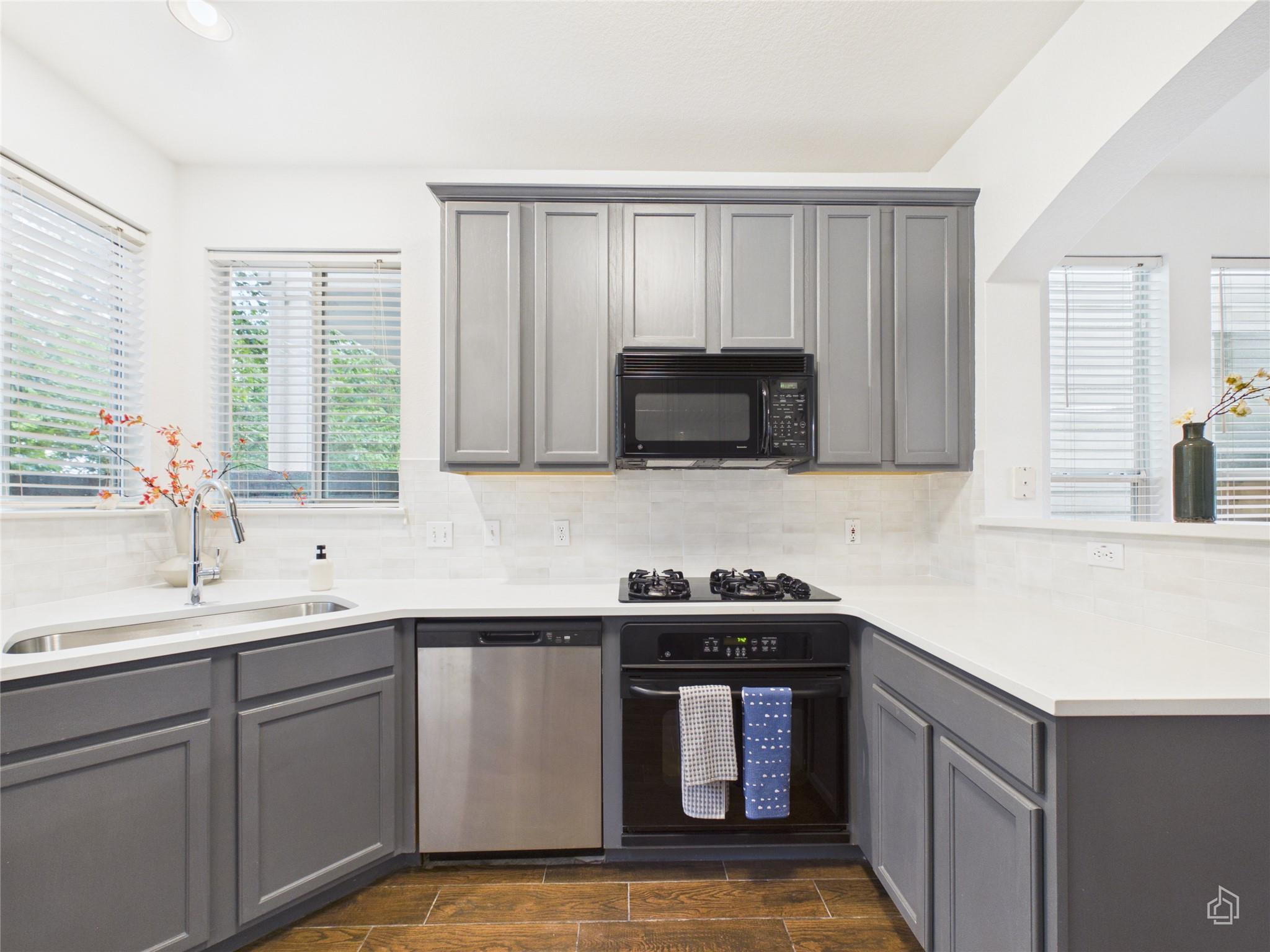 1819 Village Oak CT — photo 4