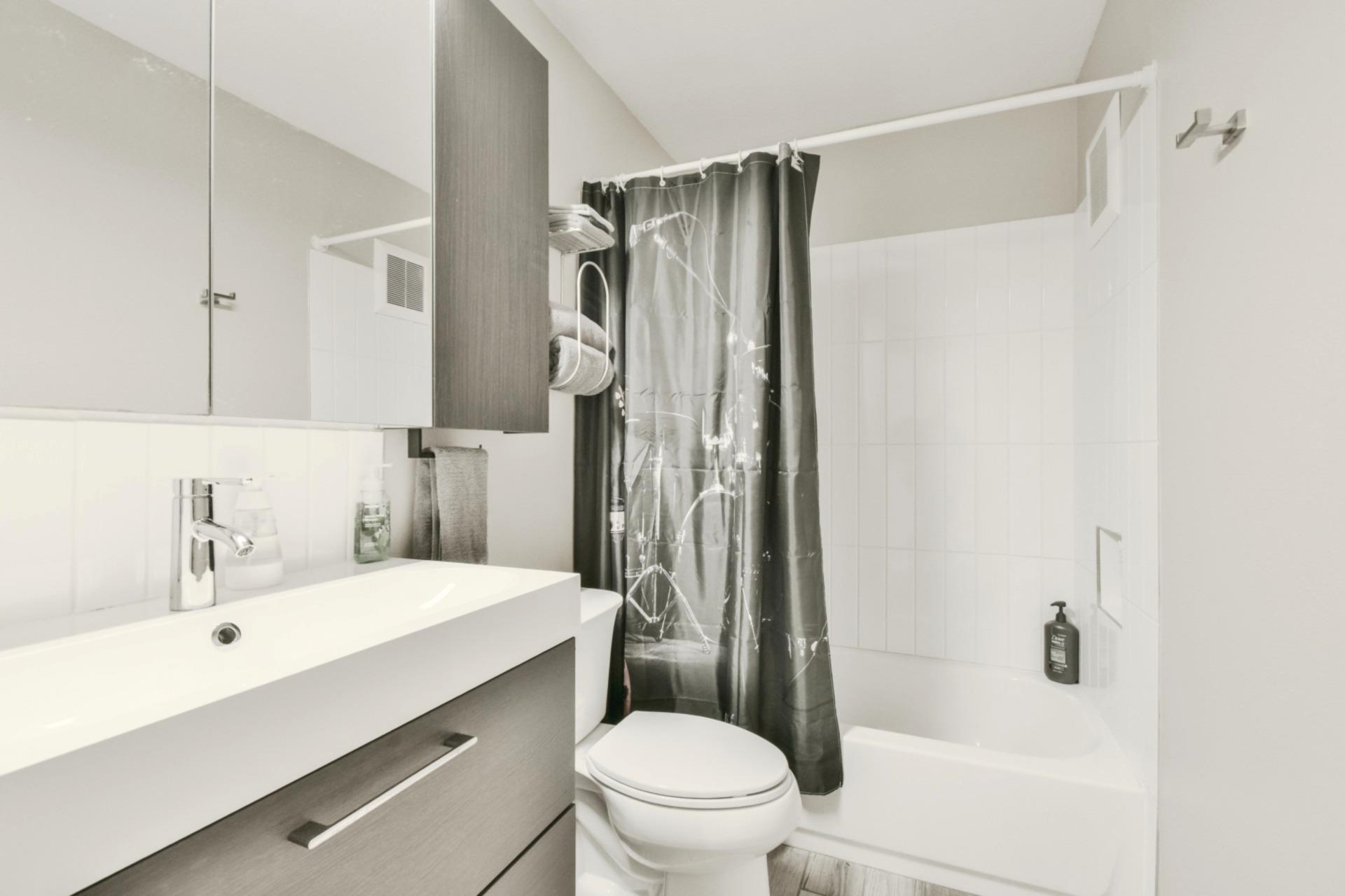 2302 East Side DR #6 — photo 4