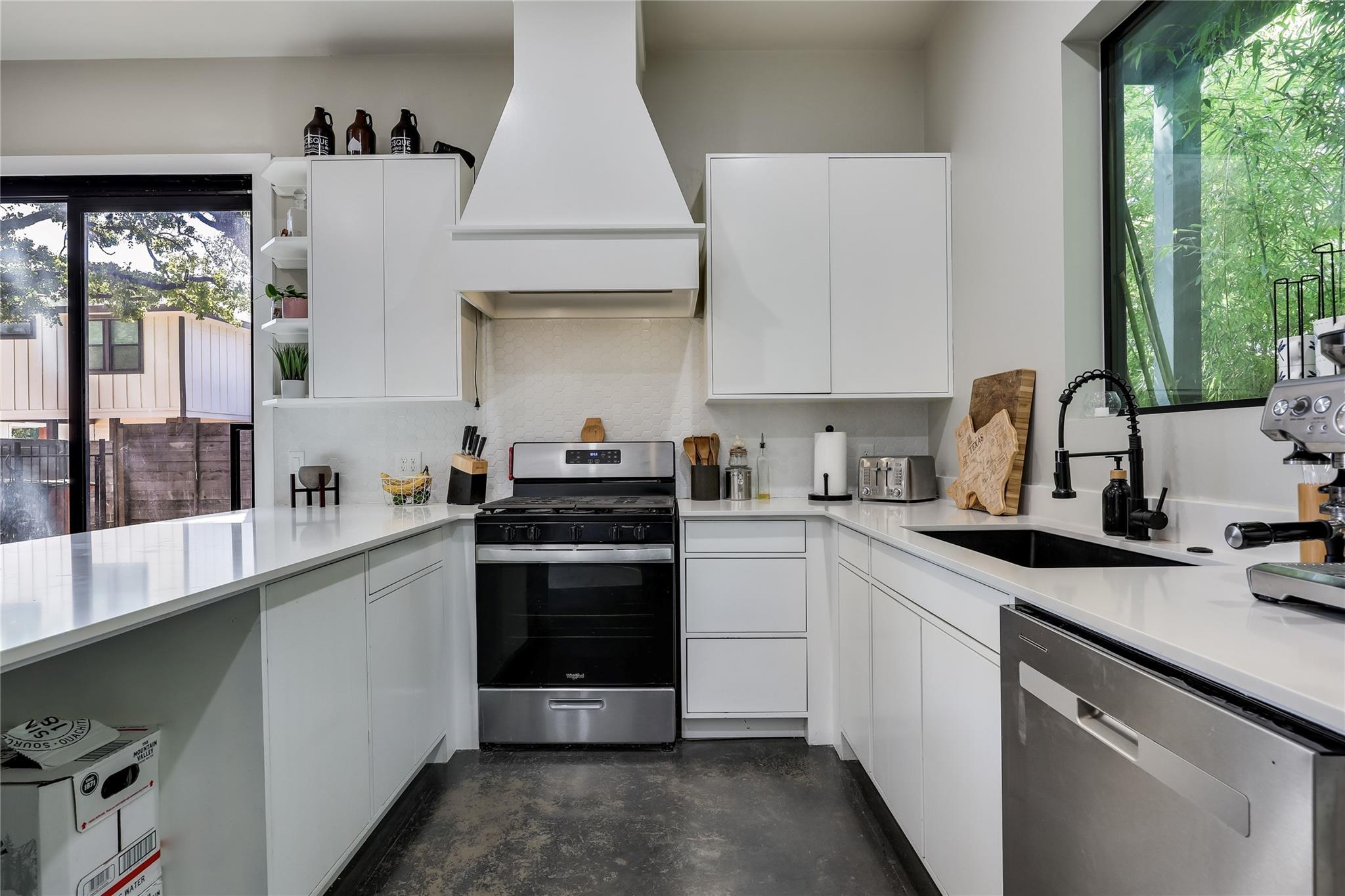 706 Valdez ST #2 — photo 4