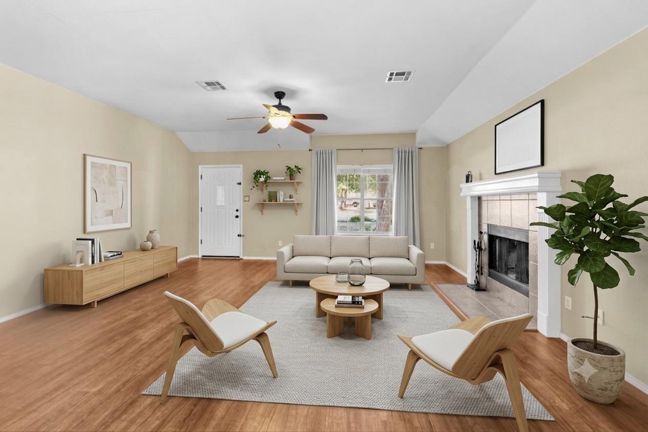 1005 Haleys Way DR — photo 5