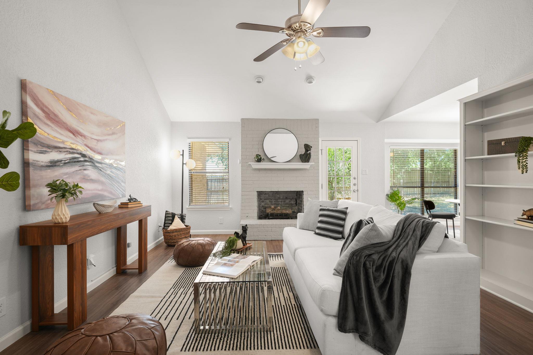 2116 Wychwood DR — photo 4