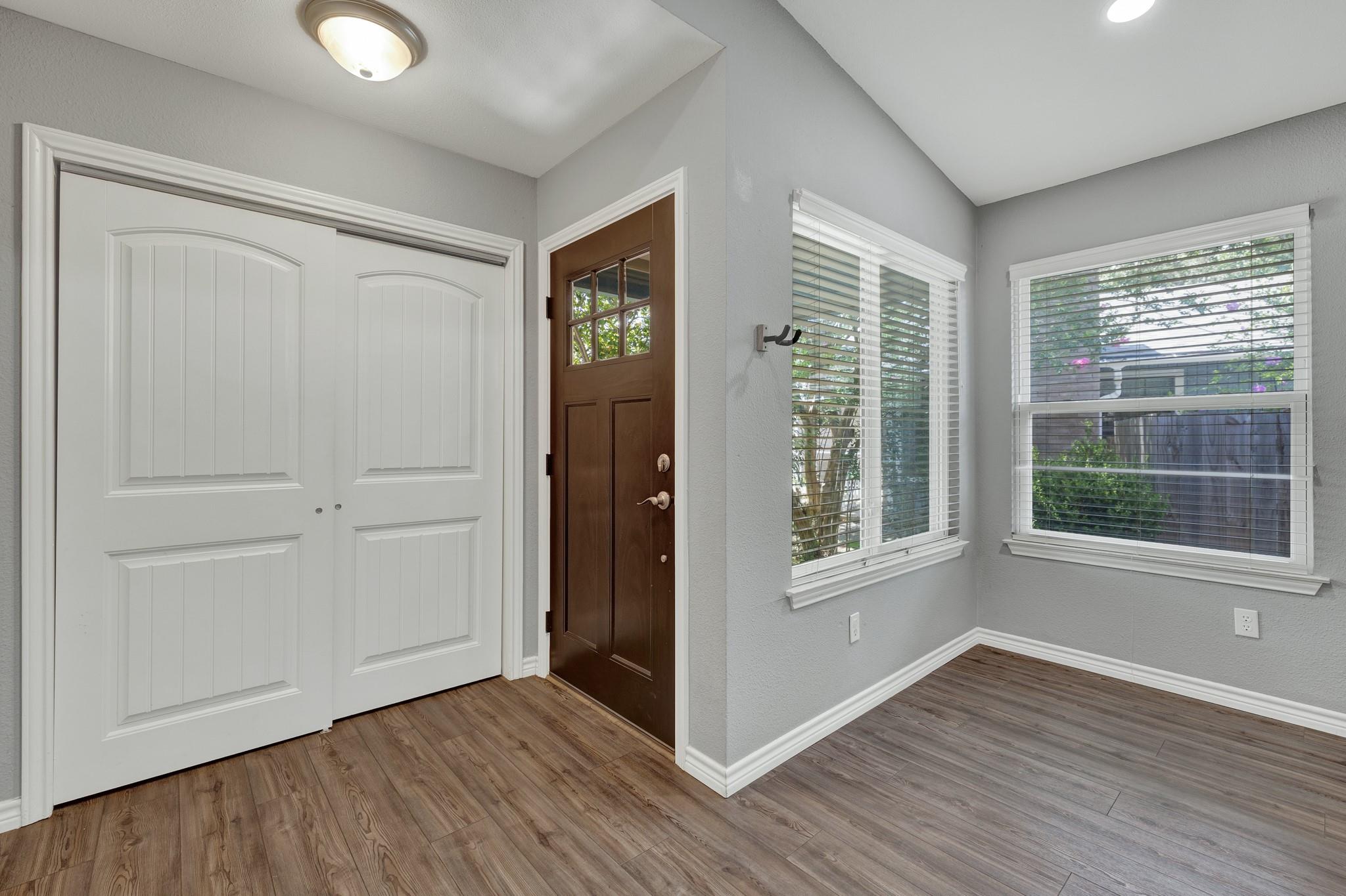 1905 Castle Gate CIR — photo 4