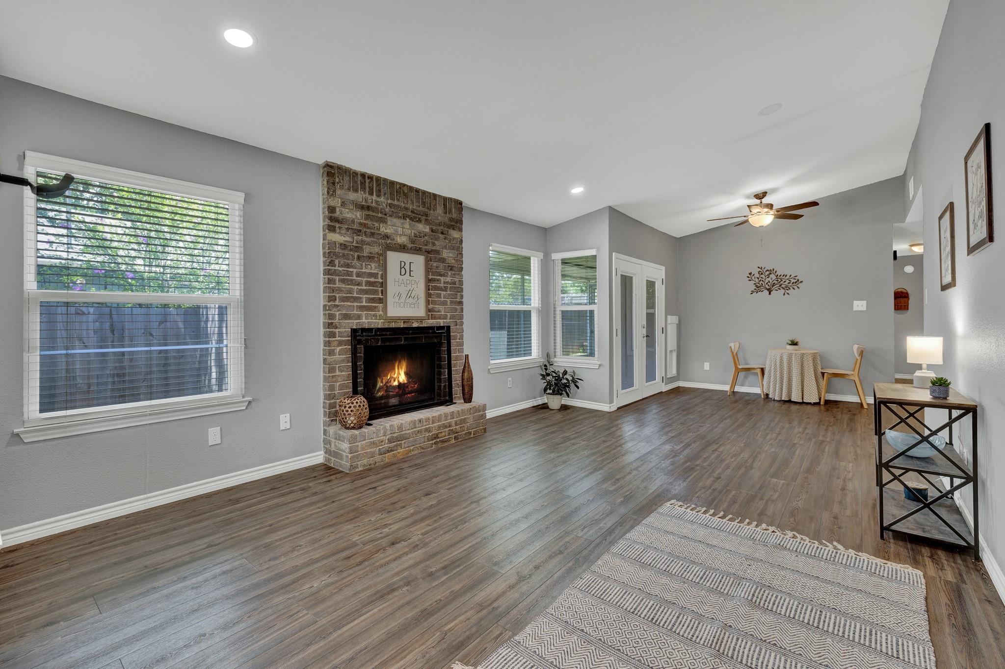 1905 Castle Gate CIR — photo 5